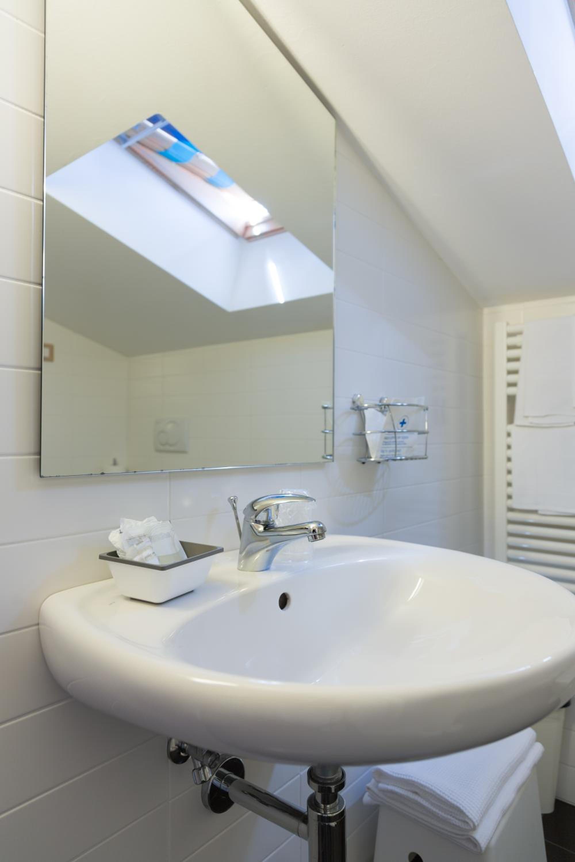 Single Room - Attic photo 3