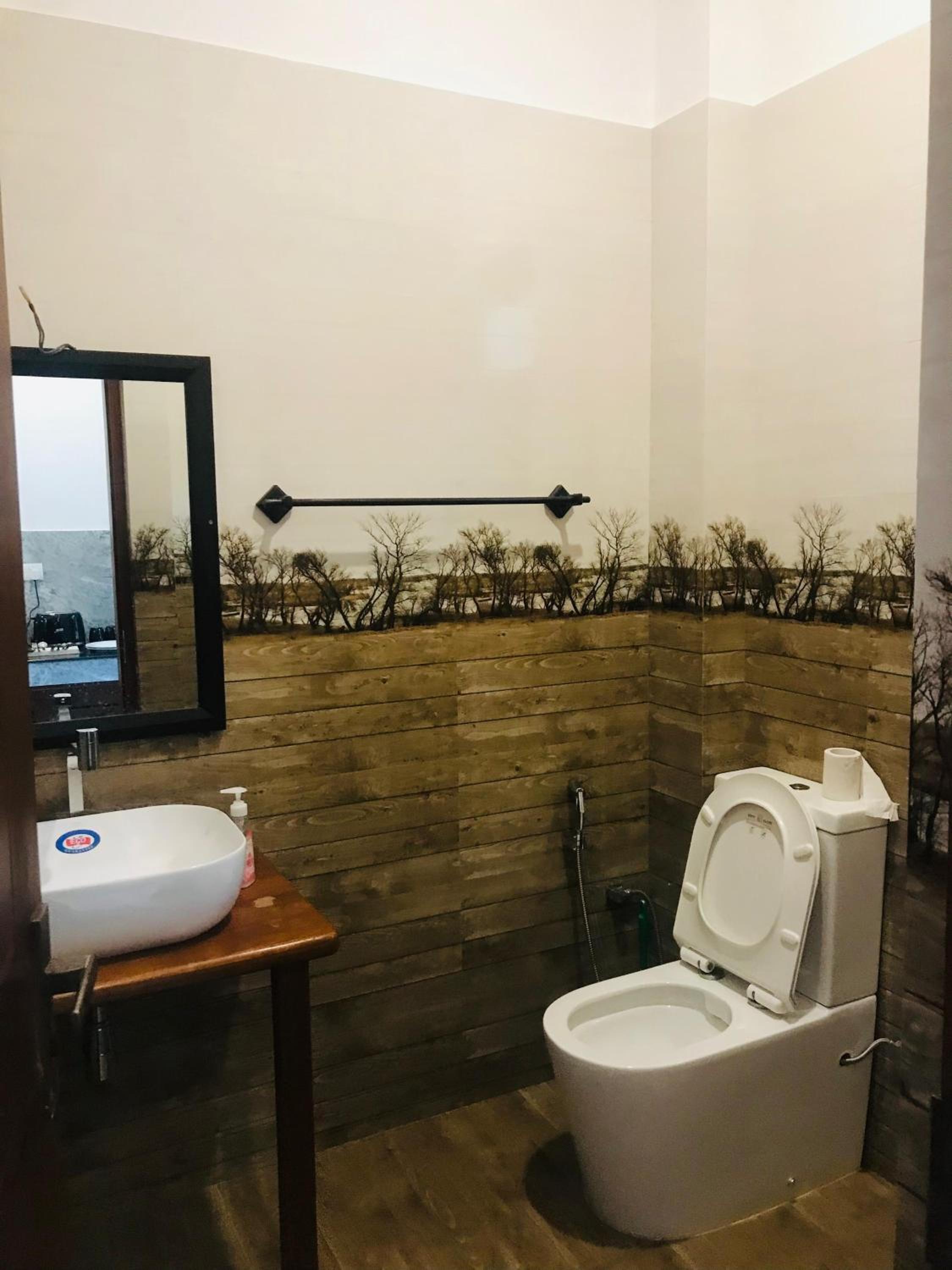 Deluxe One-Bedroom Apartment with Garden View