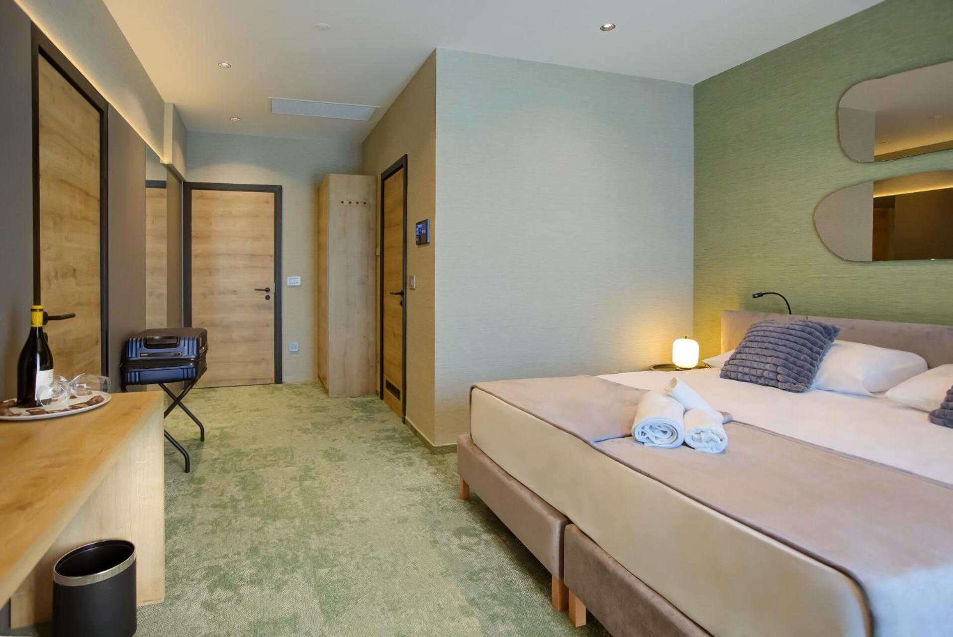 Double or Twin Room with Balcony photo 3