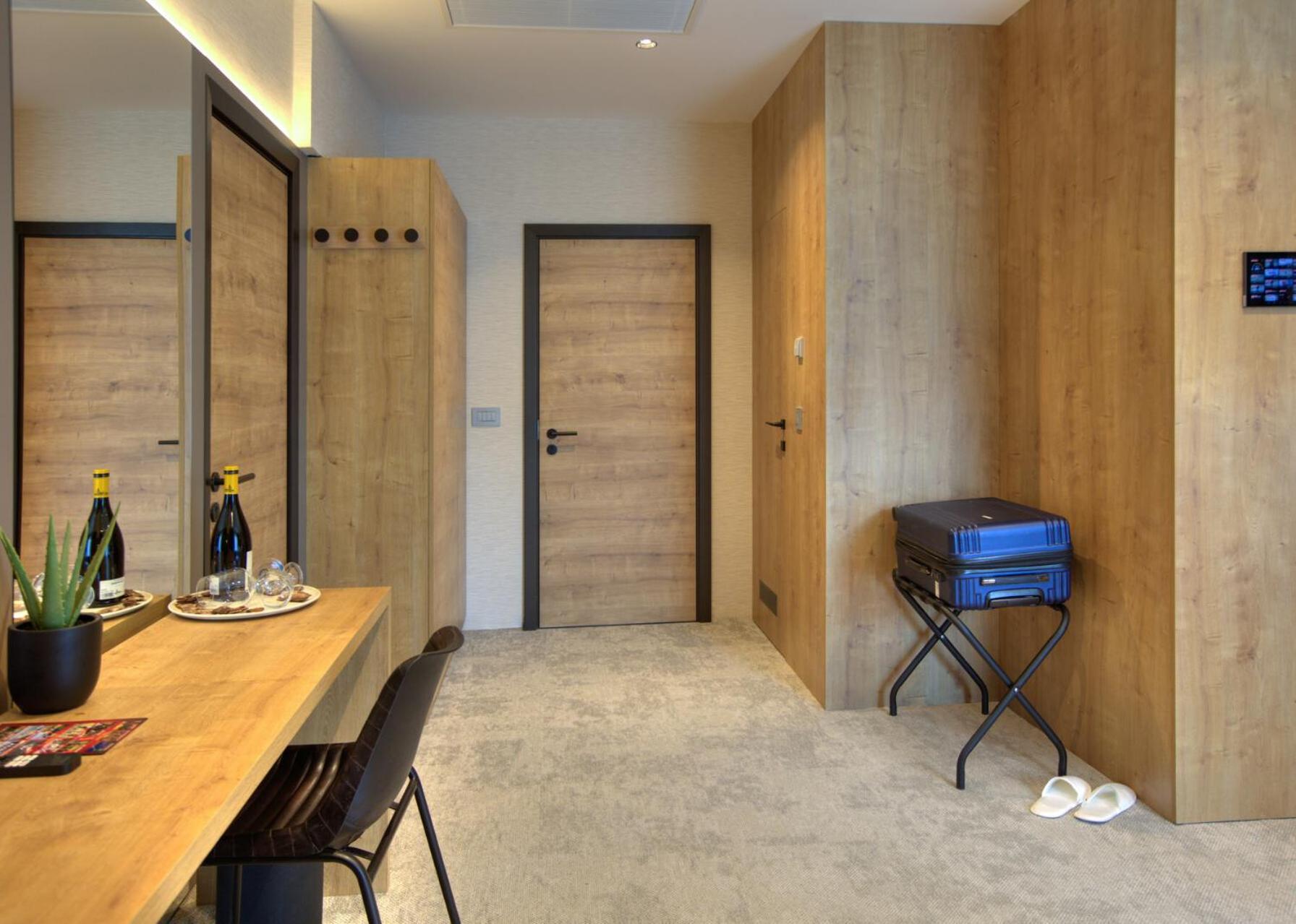 Deluxe Double or Twin Room photo 2