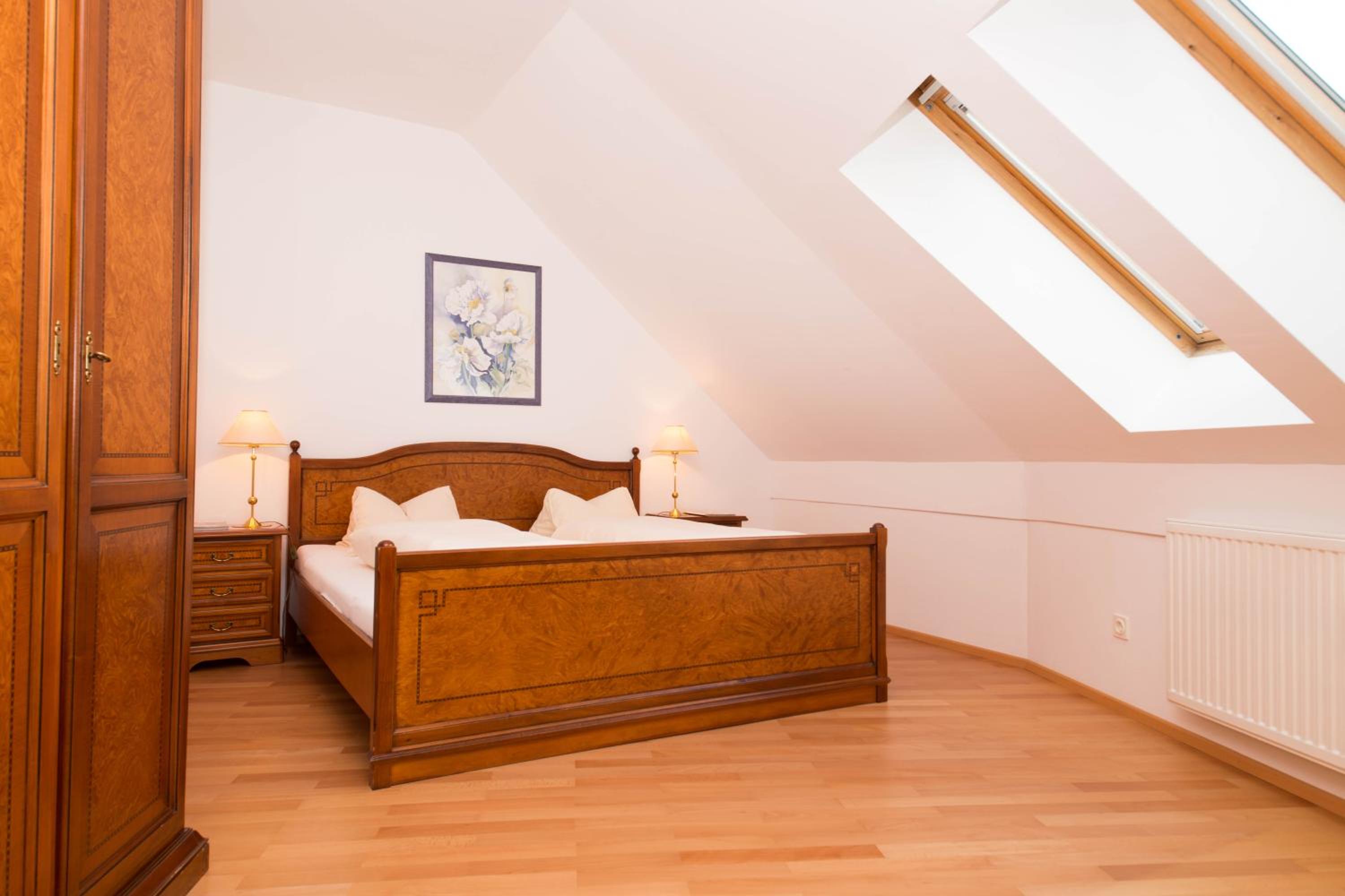 One-Bedroom Apartment and Balcony