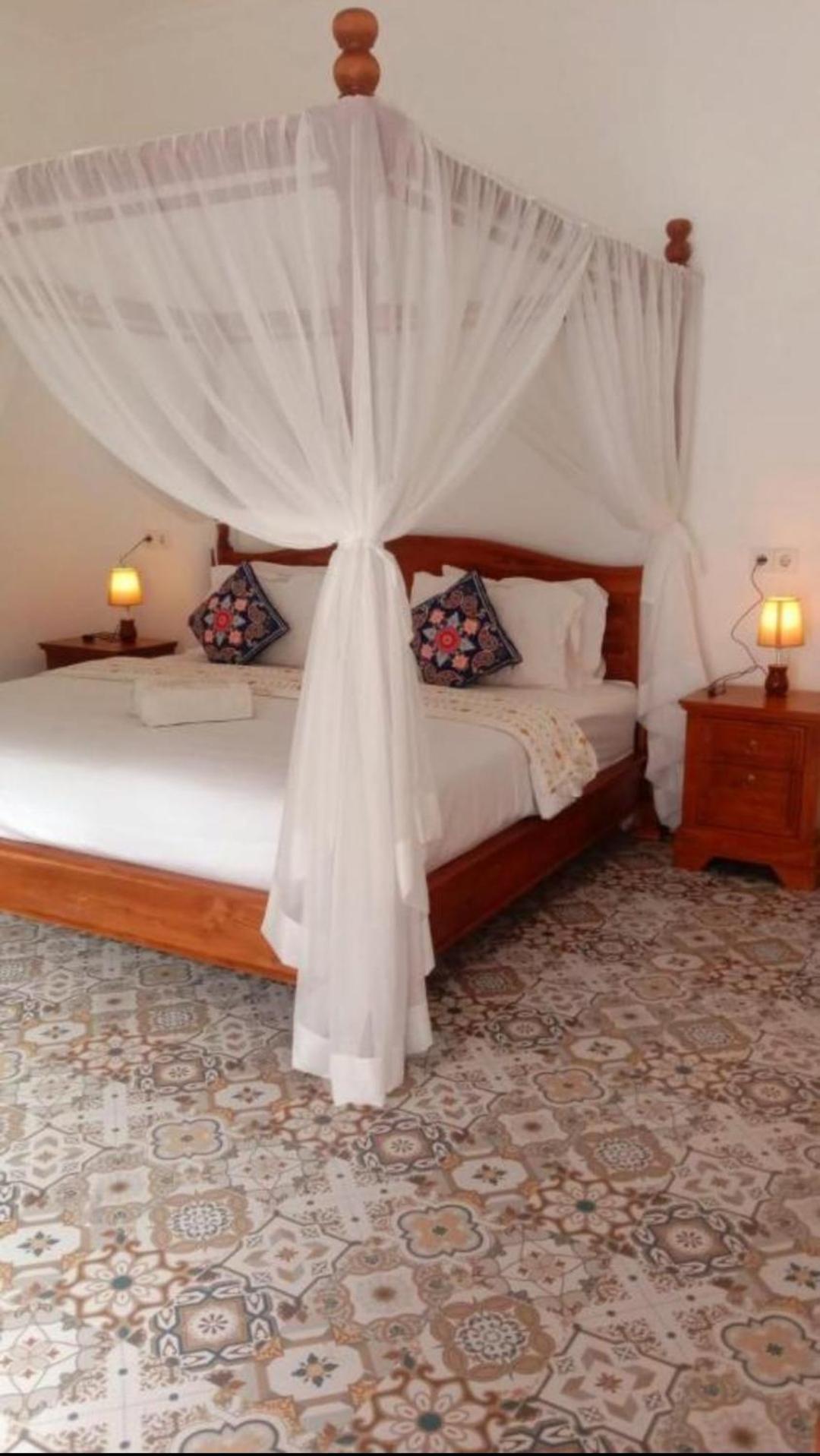 Three-Bedroom Villa - Photo 4