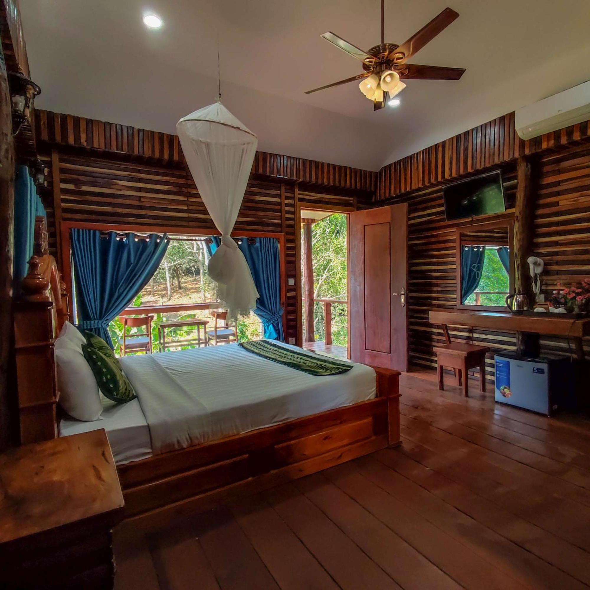 Superior Bungalow photo 2