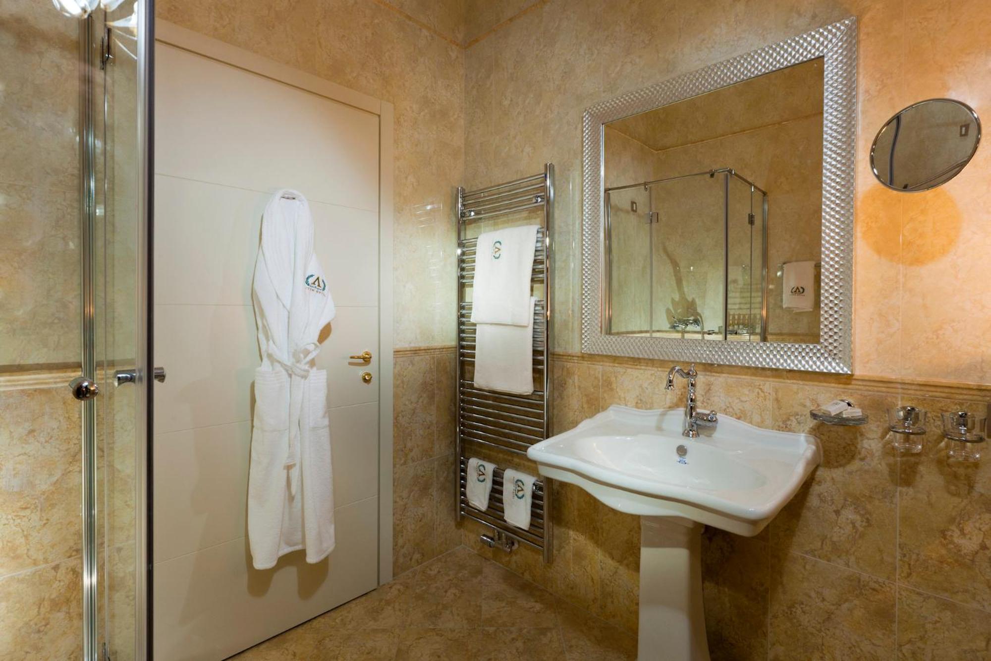 Double Room - Photo 3