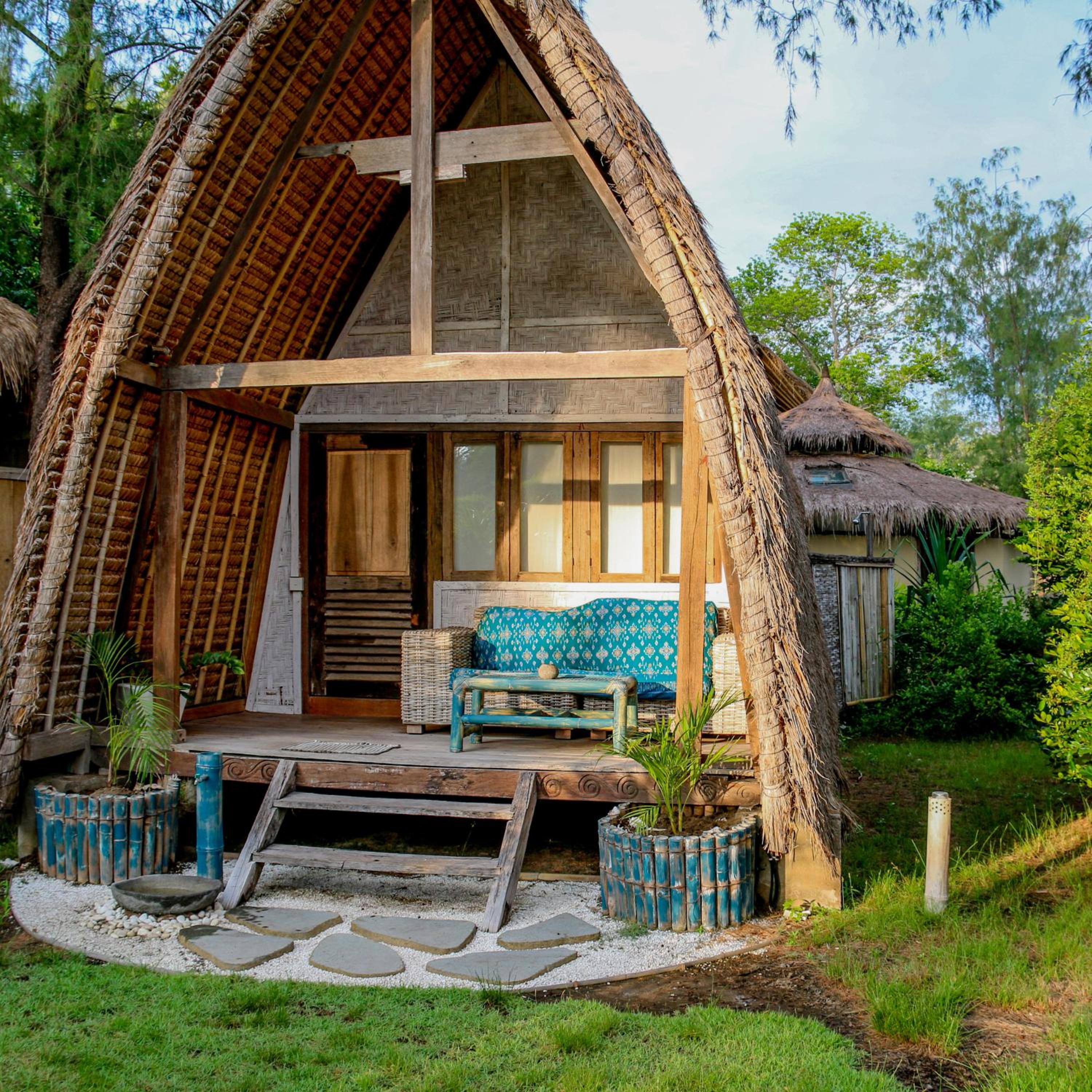 Bungalow with Garden View - Photo 9