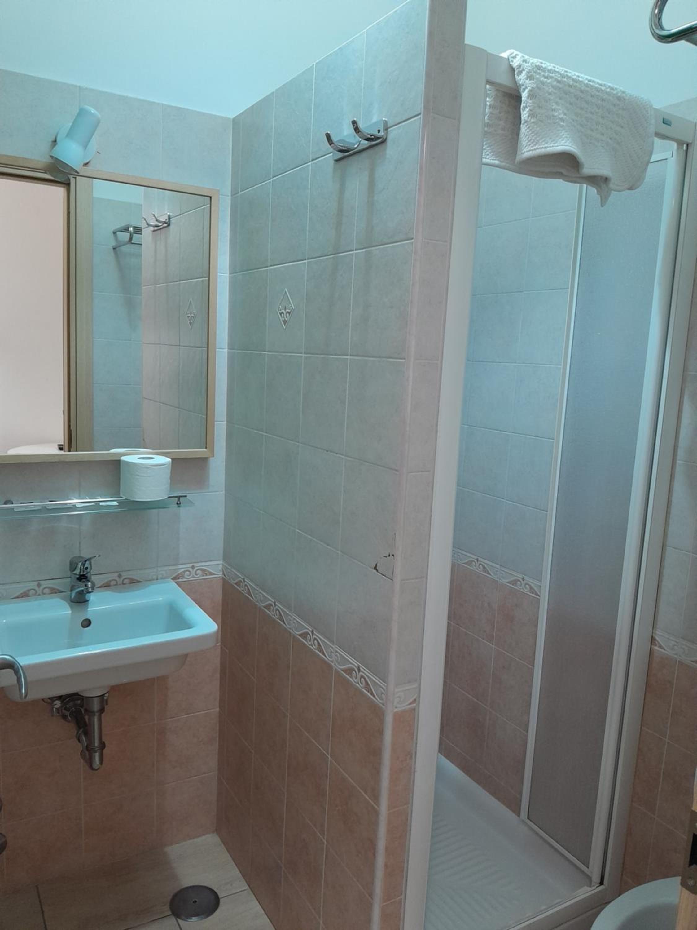 Economy Double or Twin Room photo 2