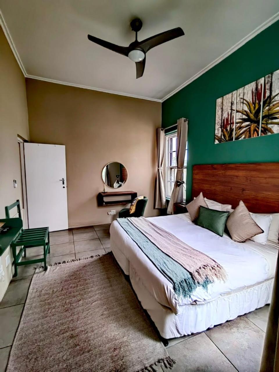 Comfort King Room - Photo 6