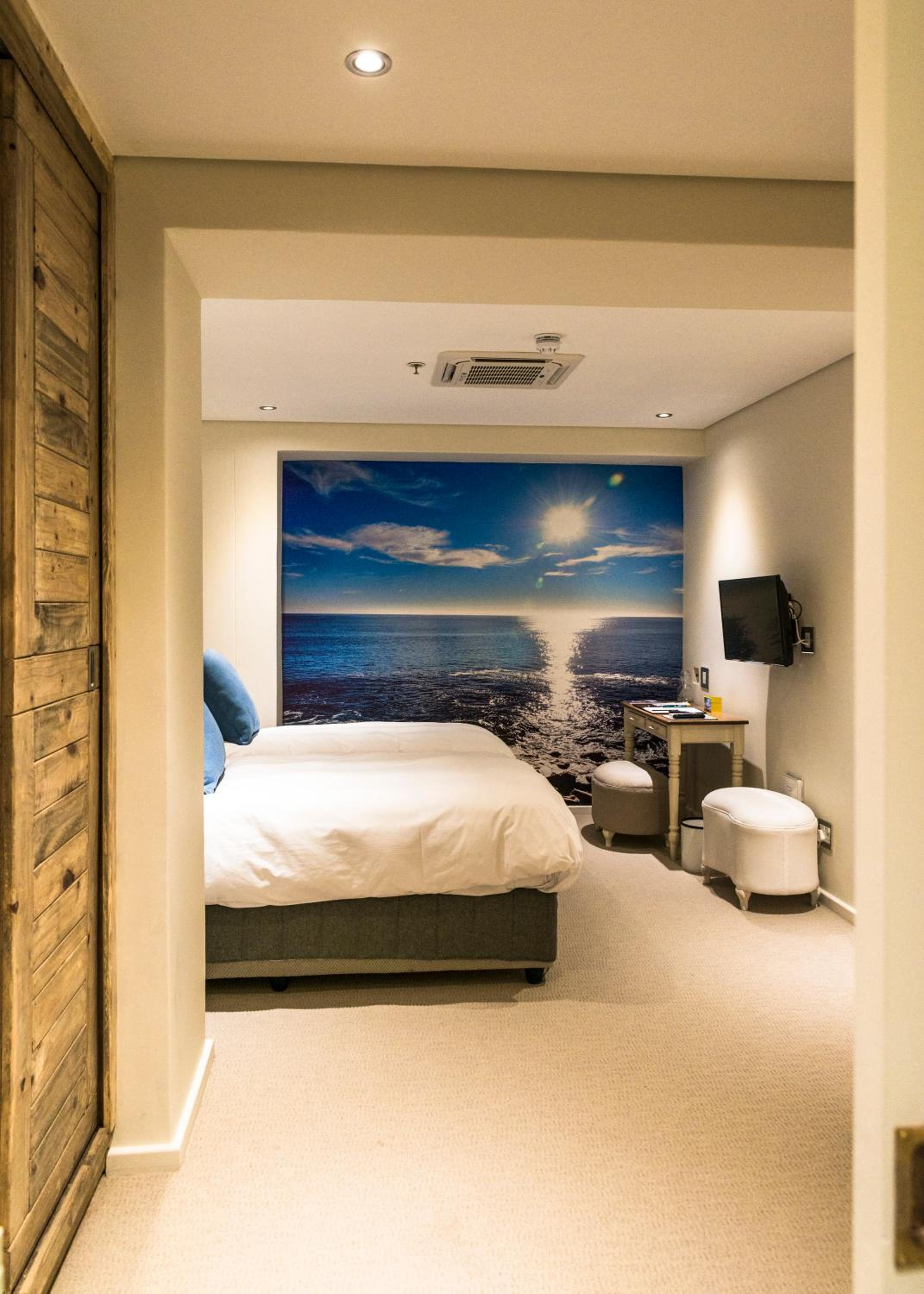 Two-Bedroom Apartment - Photo 8