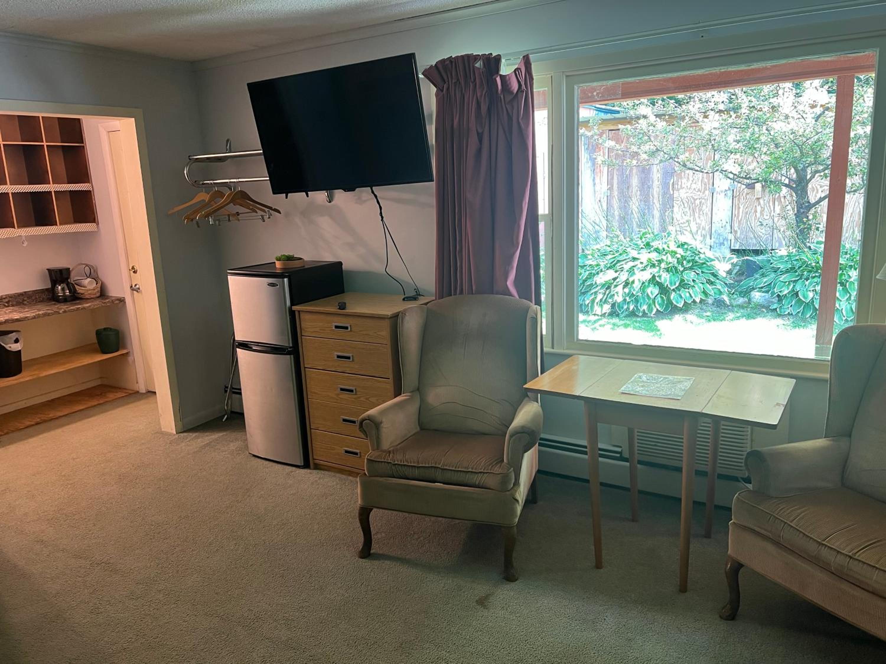 Standard Family Room photo 1