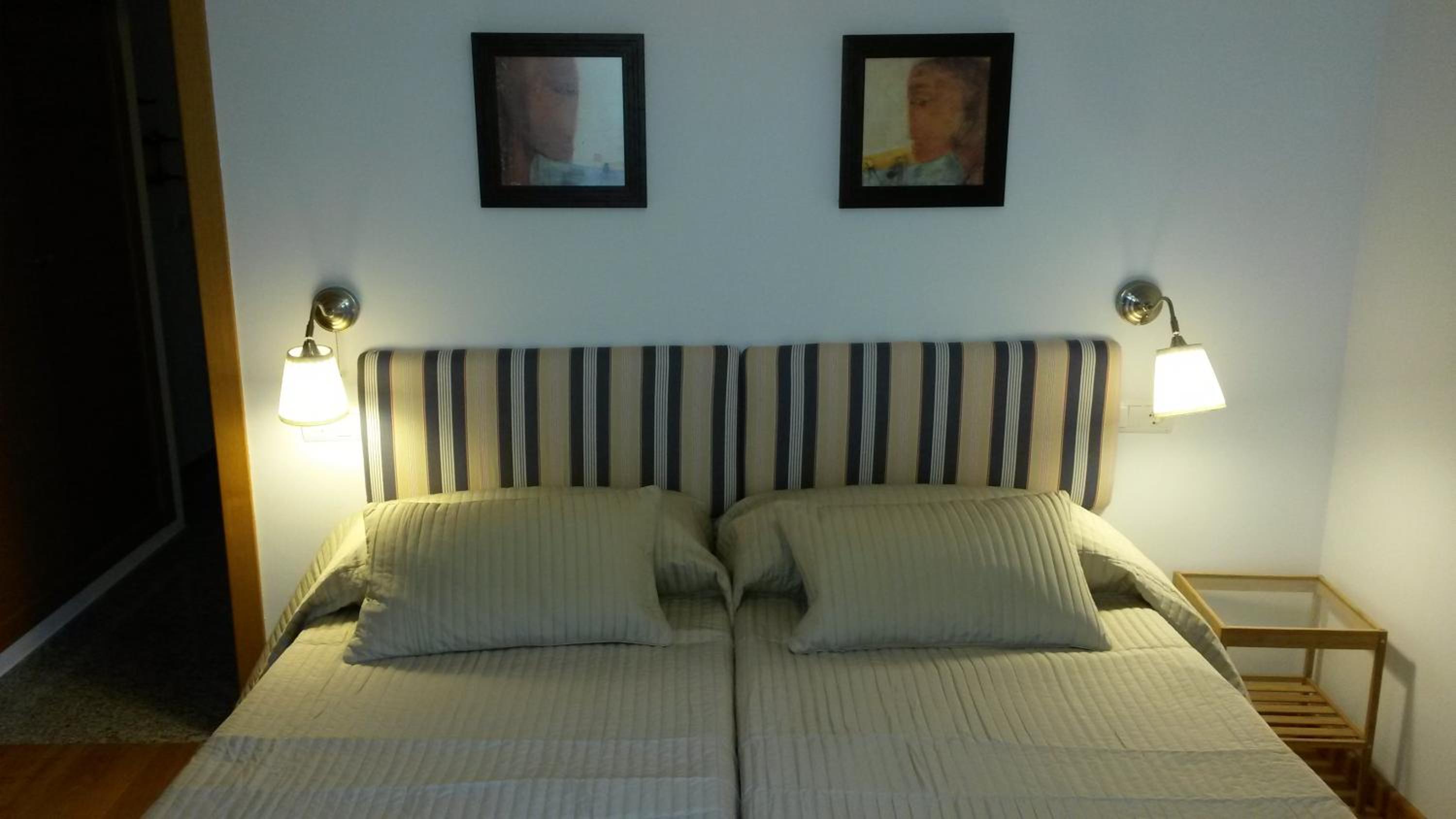 Apartment with Balcony - Photo 2
