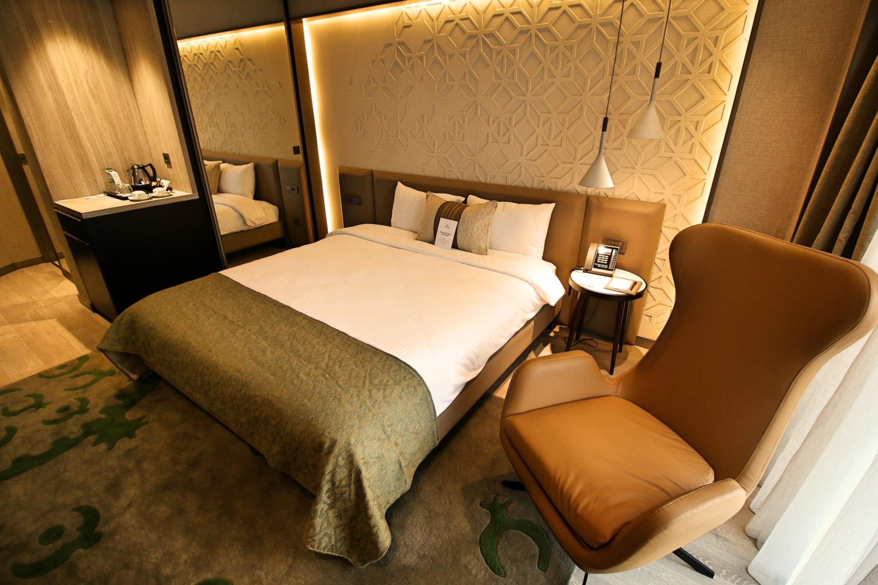Superior King Room photo 2