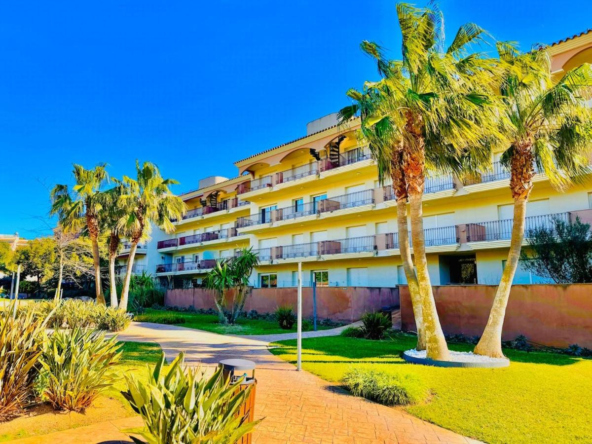 Two-Bedroom Deluxe Apartment with Balcony