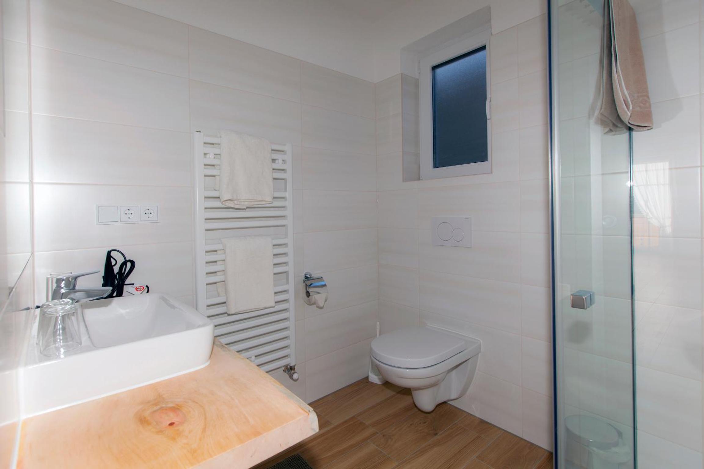 Apartment with 4 bedrooms - Photo 11
