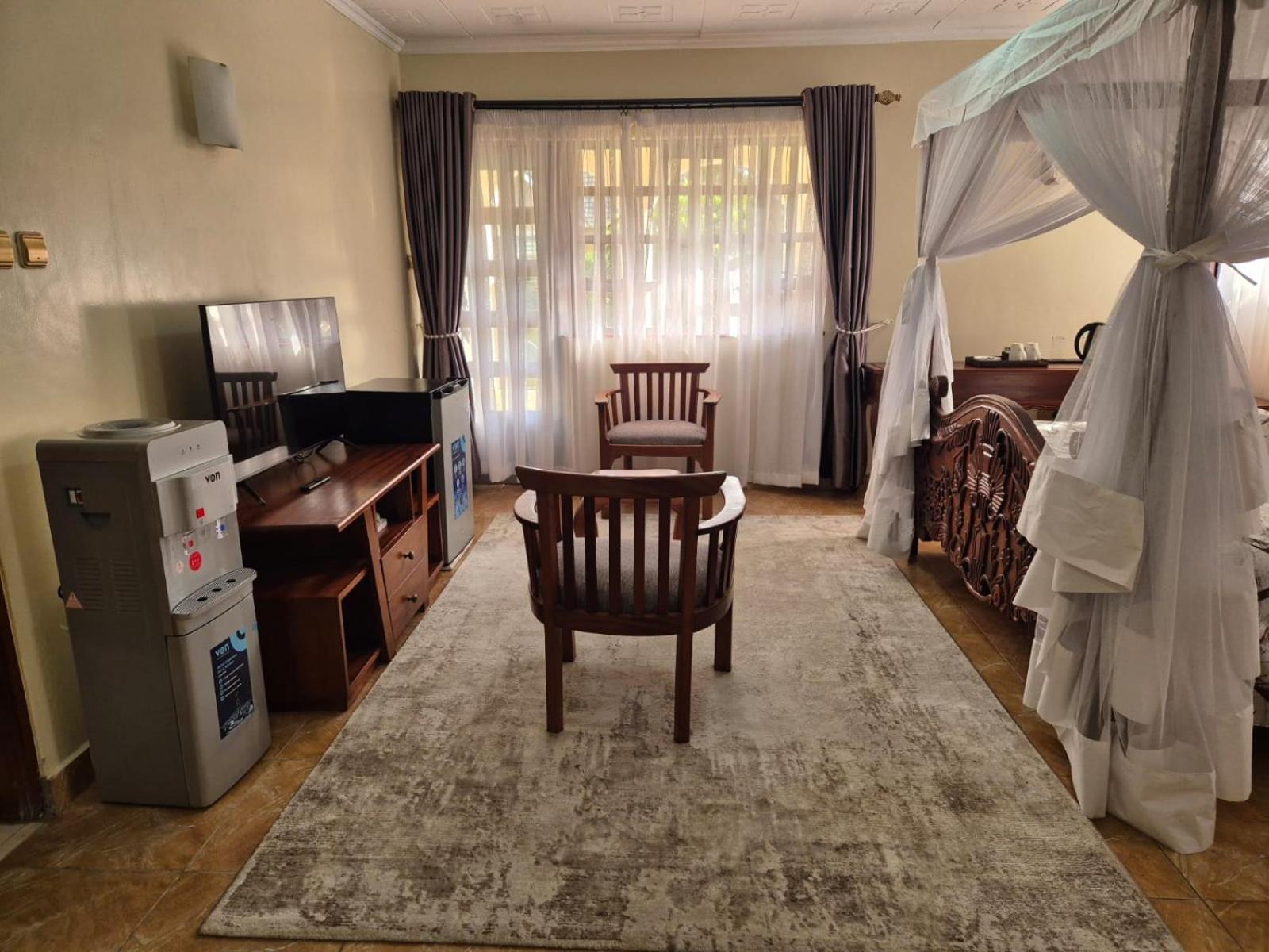 Deluxe Queen Room - Photo 4