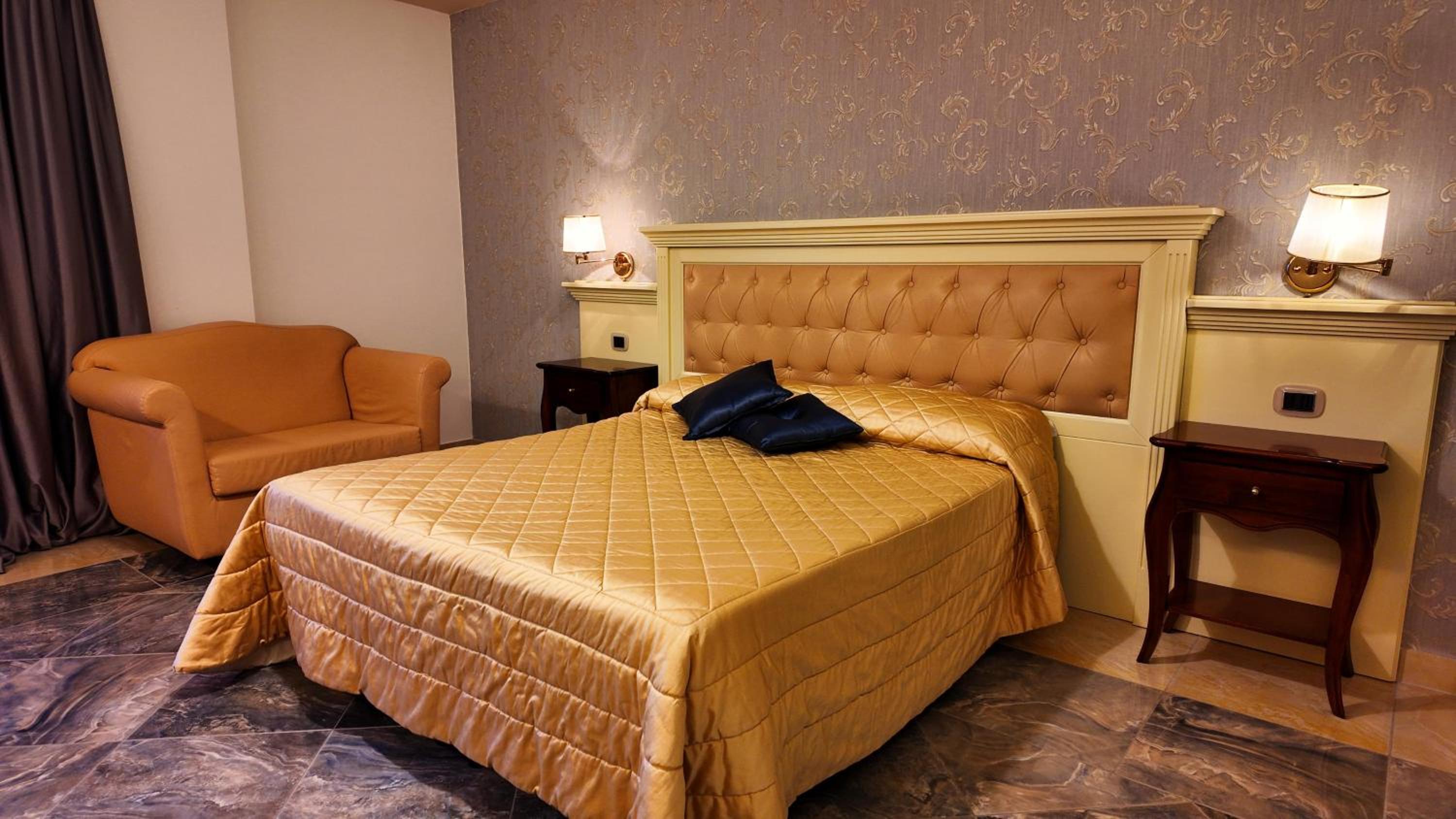 Deluxe Double Room - Photo 2