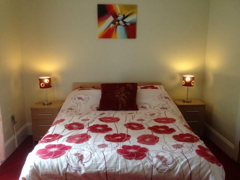 Double Room with Private Bathroom - Photo 4