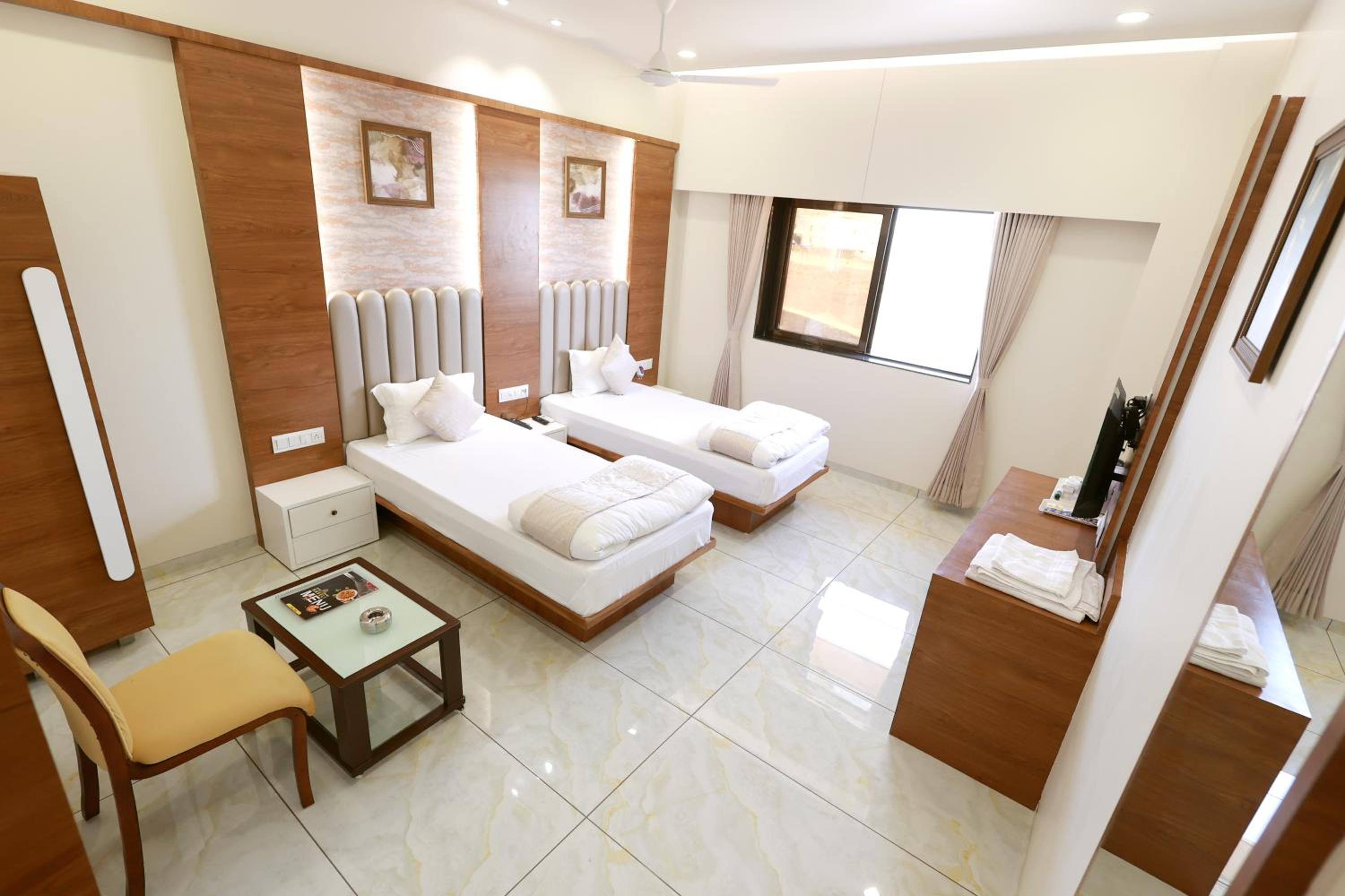 Deluxe Twin Room