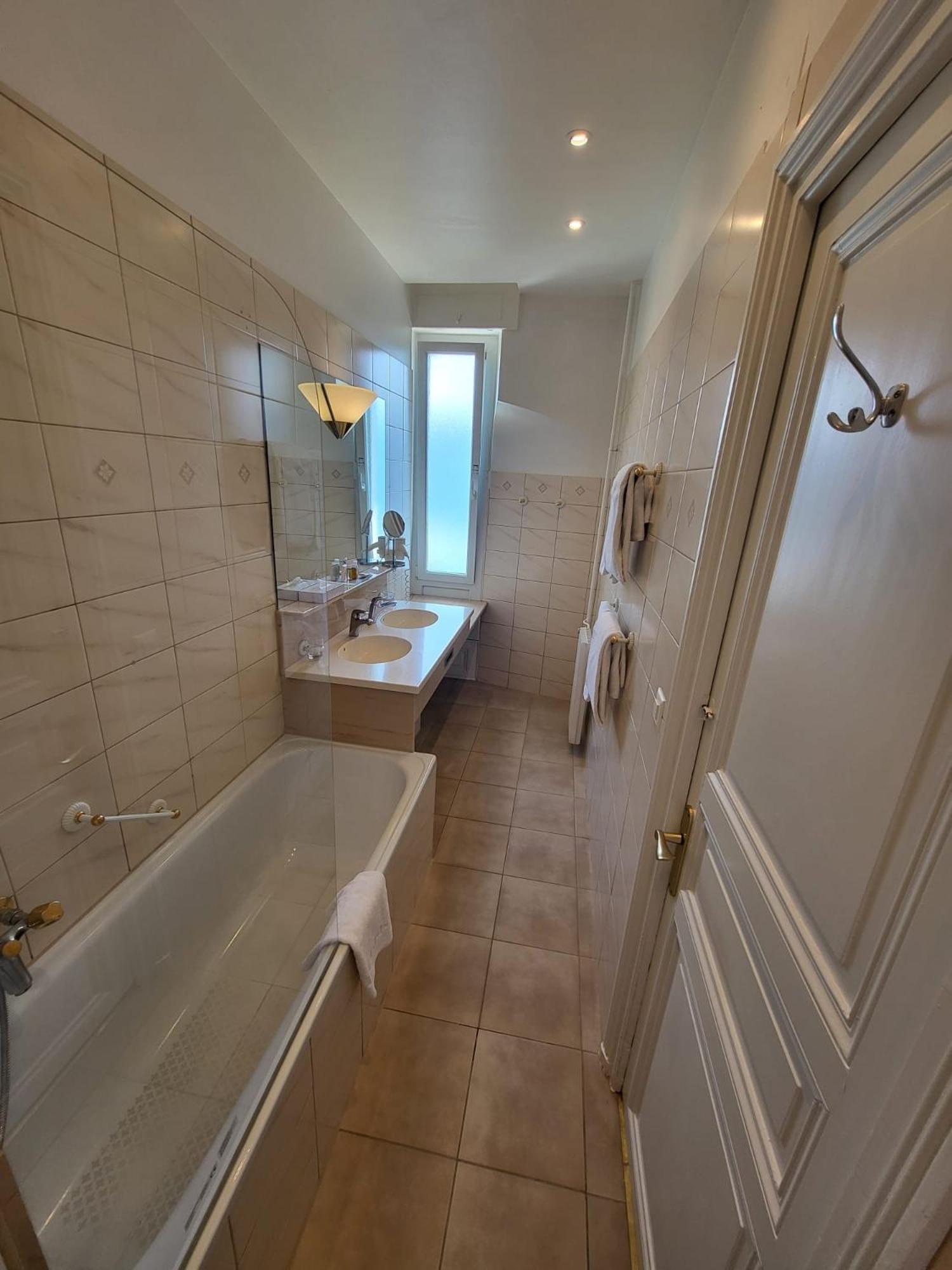 Junior Suite with Balcony and Lake View