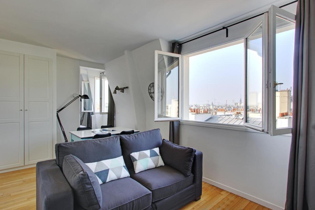 One-Bedroom Apartment - B photo 2