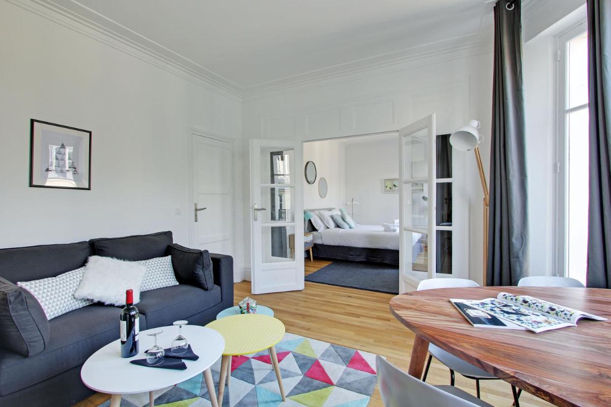 One-Bedroom Apartment - A photo 1