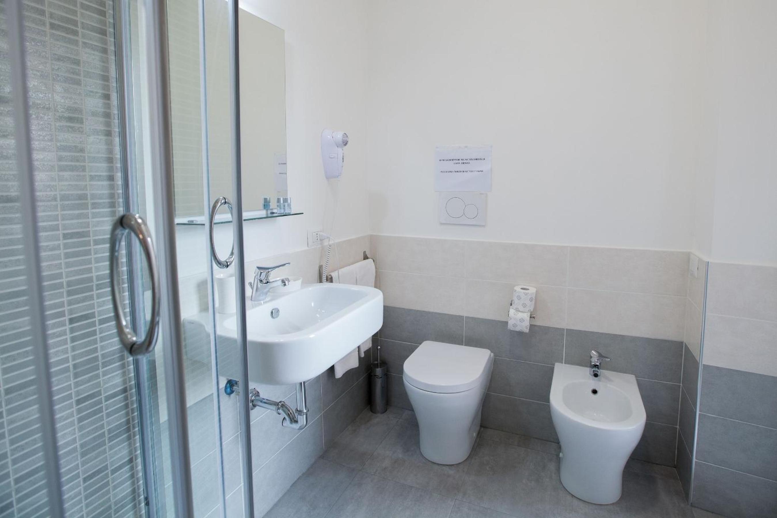 Double or Twin Room photo 2