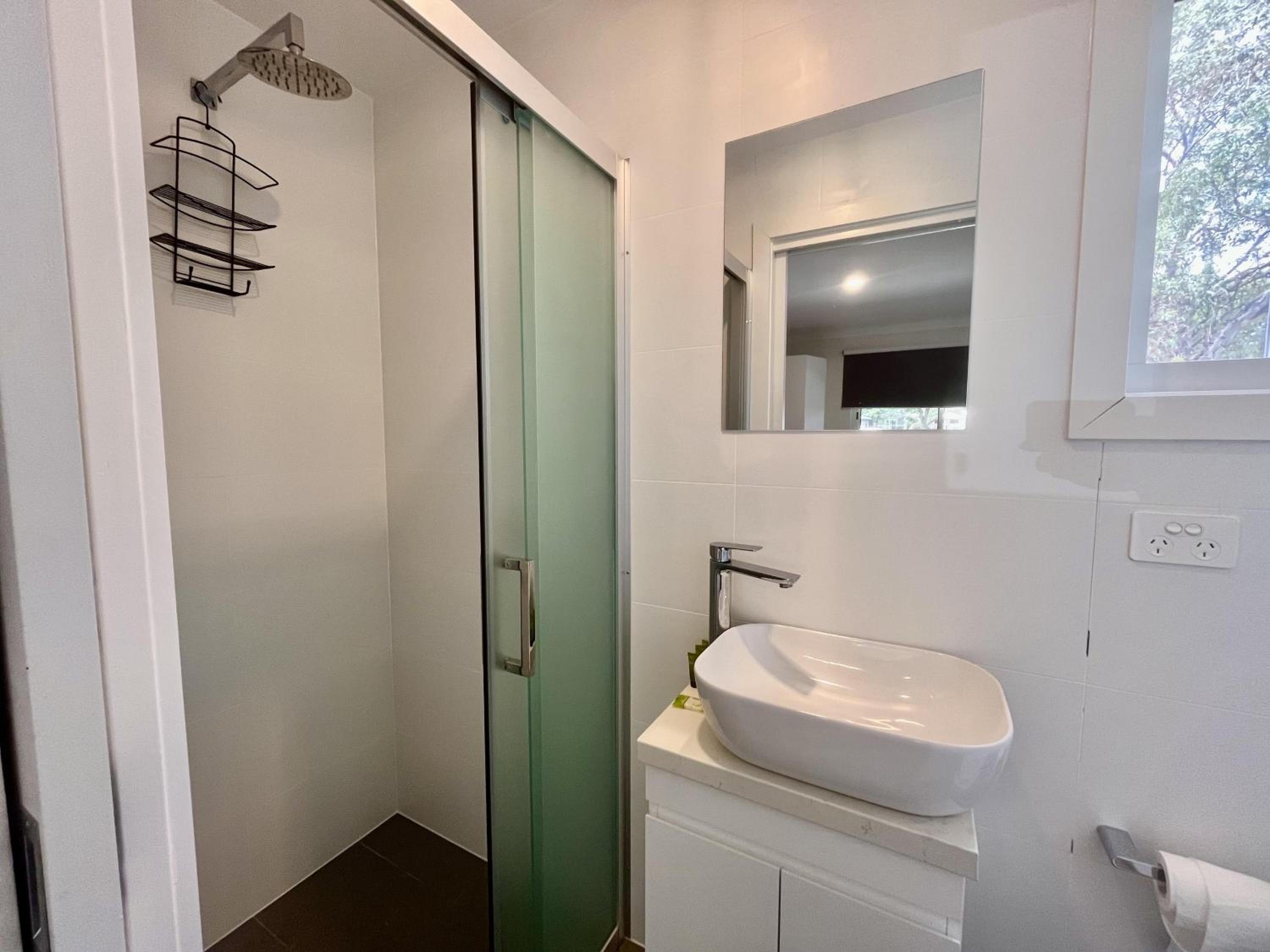 Deluxe Double Room - Photo 9
