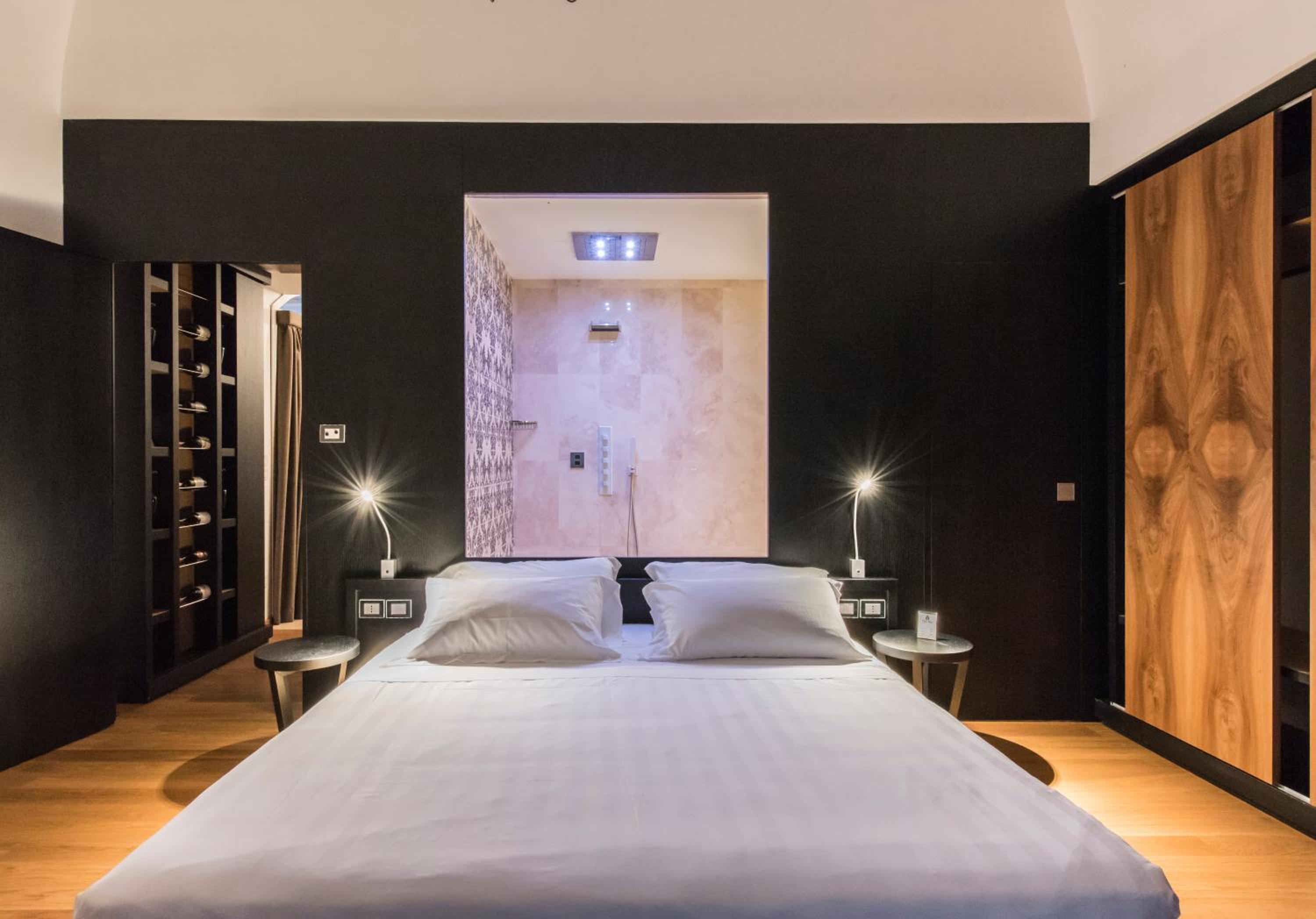 Luxury Suite with Spa Bath