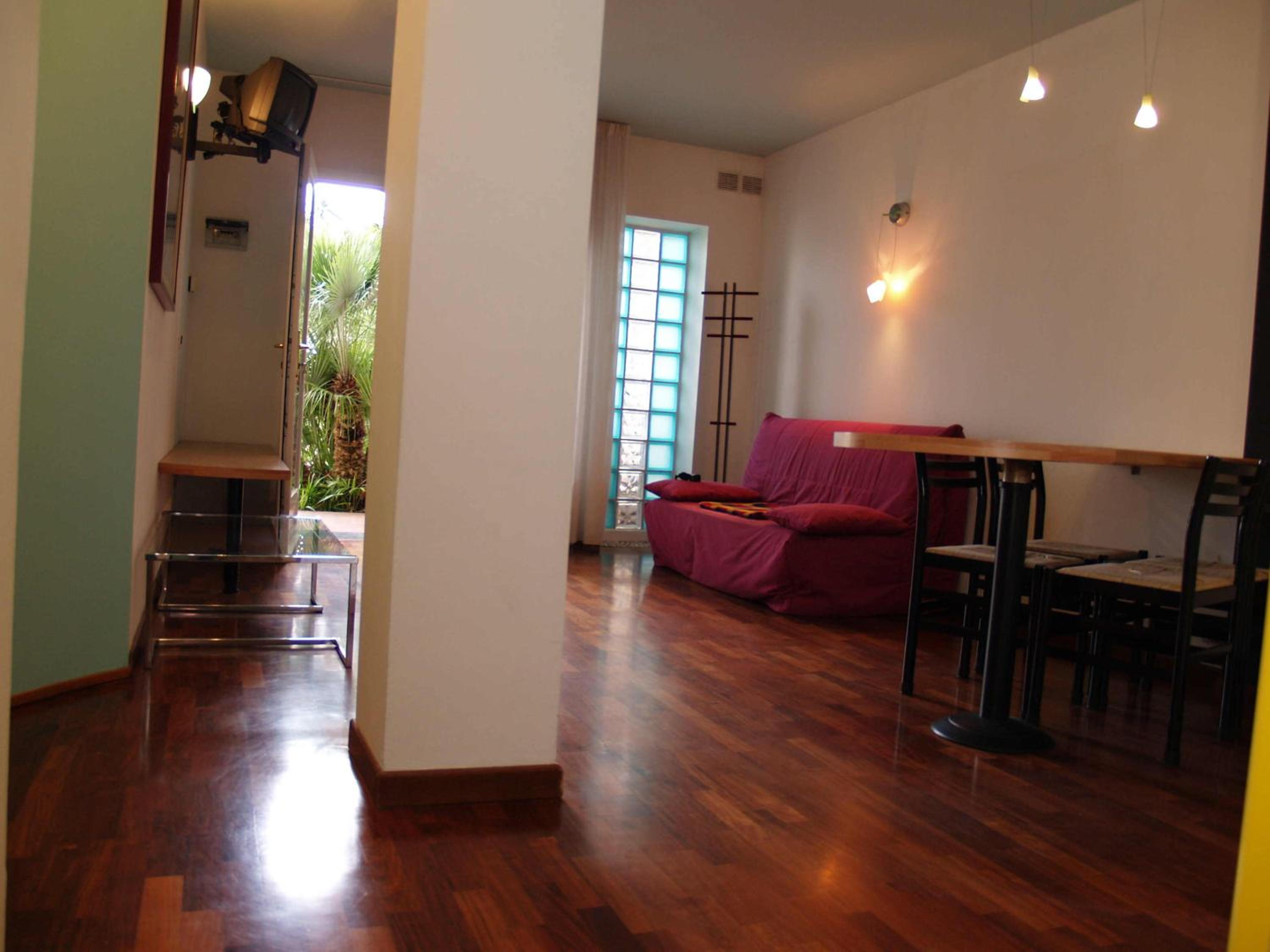 One-Bedroom Apartment with Garden View photo 1