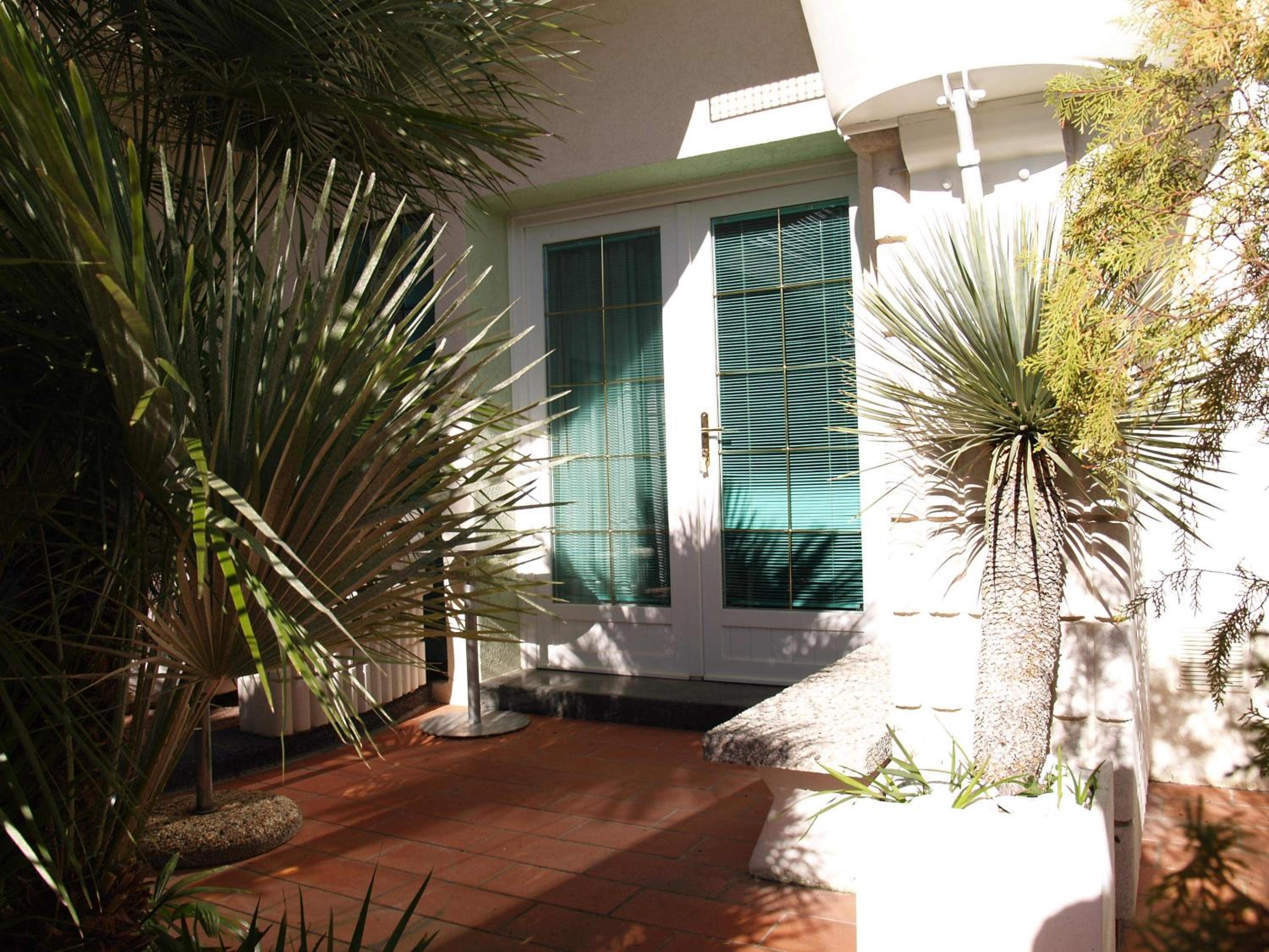 One-Bedroom Apartment with Garden View photo 3