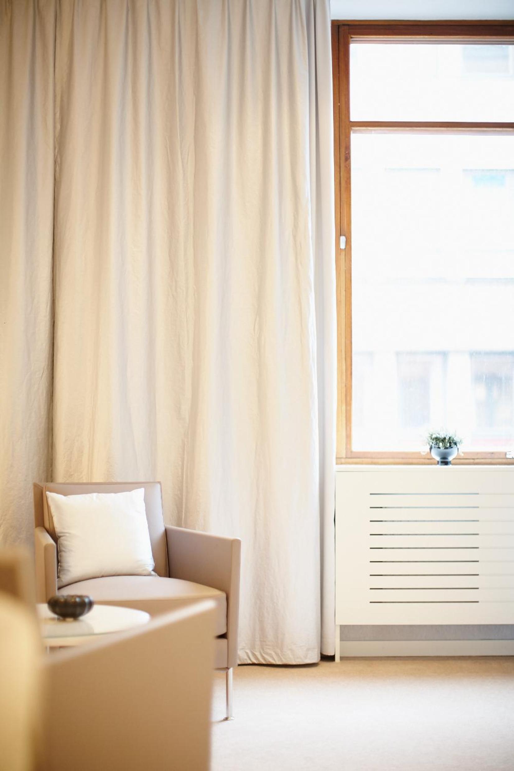 Suite - Photo 19