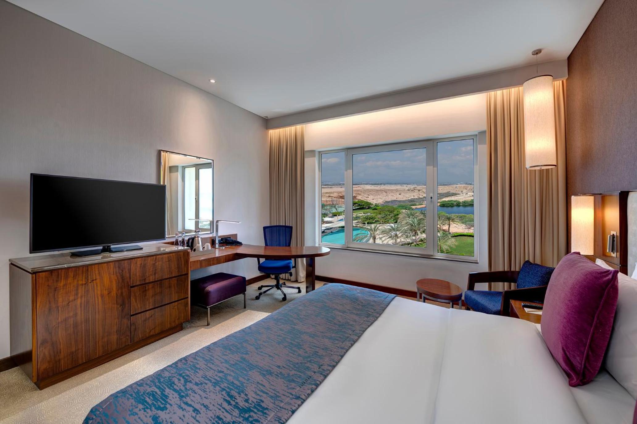 Premium King Room with Garden View - Lounge Access - Photo 3