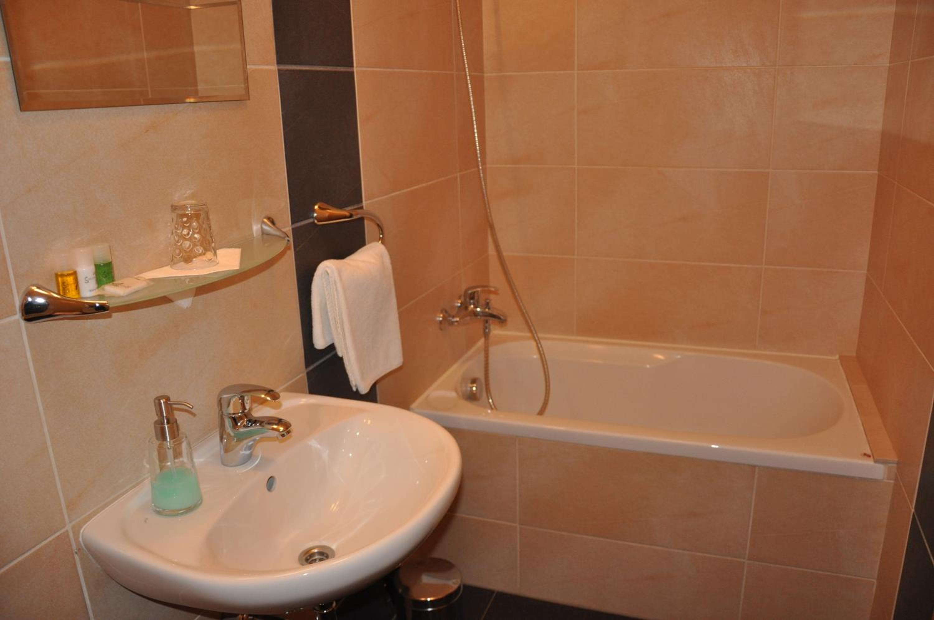 Single Room photo 2