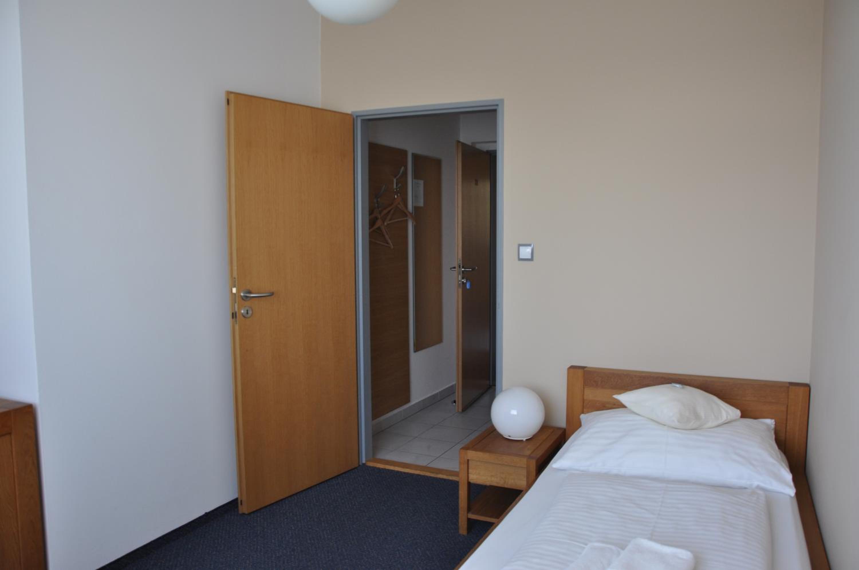 Single Room photo 3