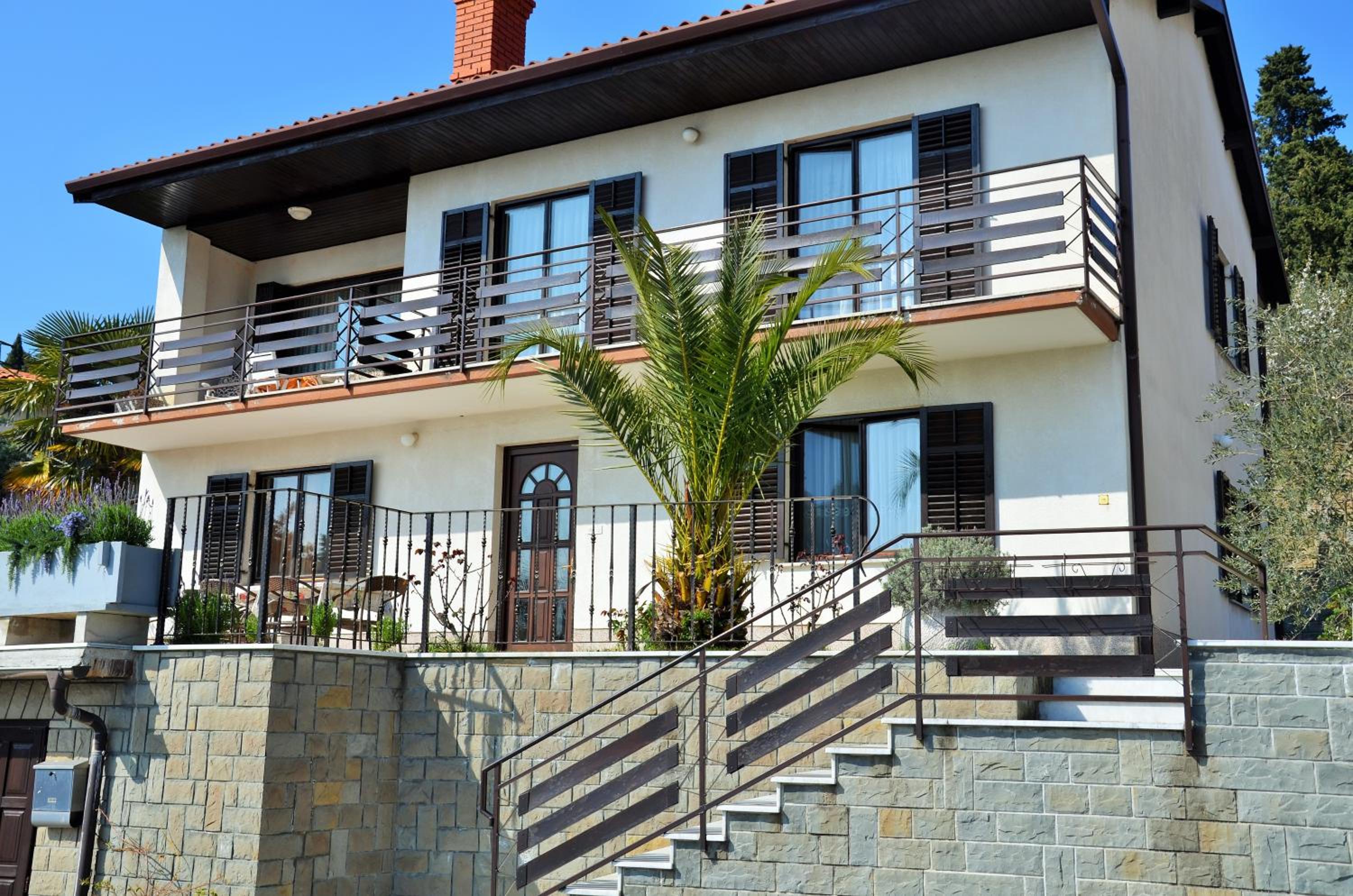 Two-Bedroom Apartment with Terrace and Sea View photo 3
