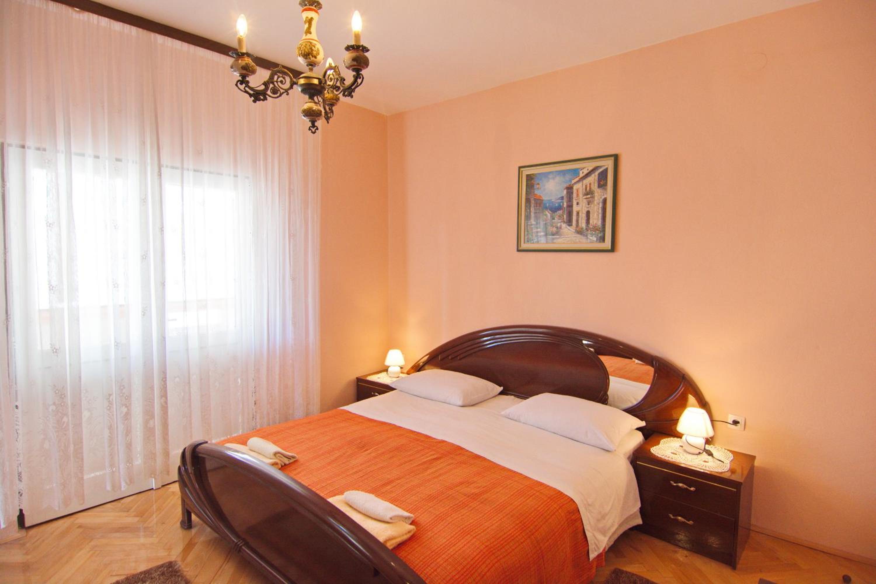 Double Room with Private Bathroom - Photo 4
