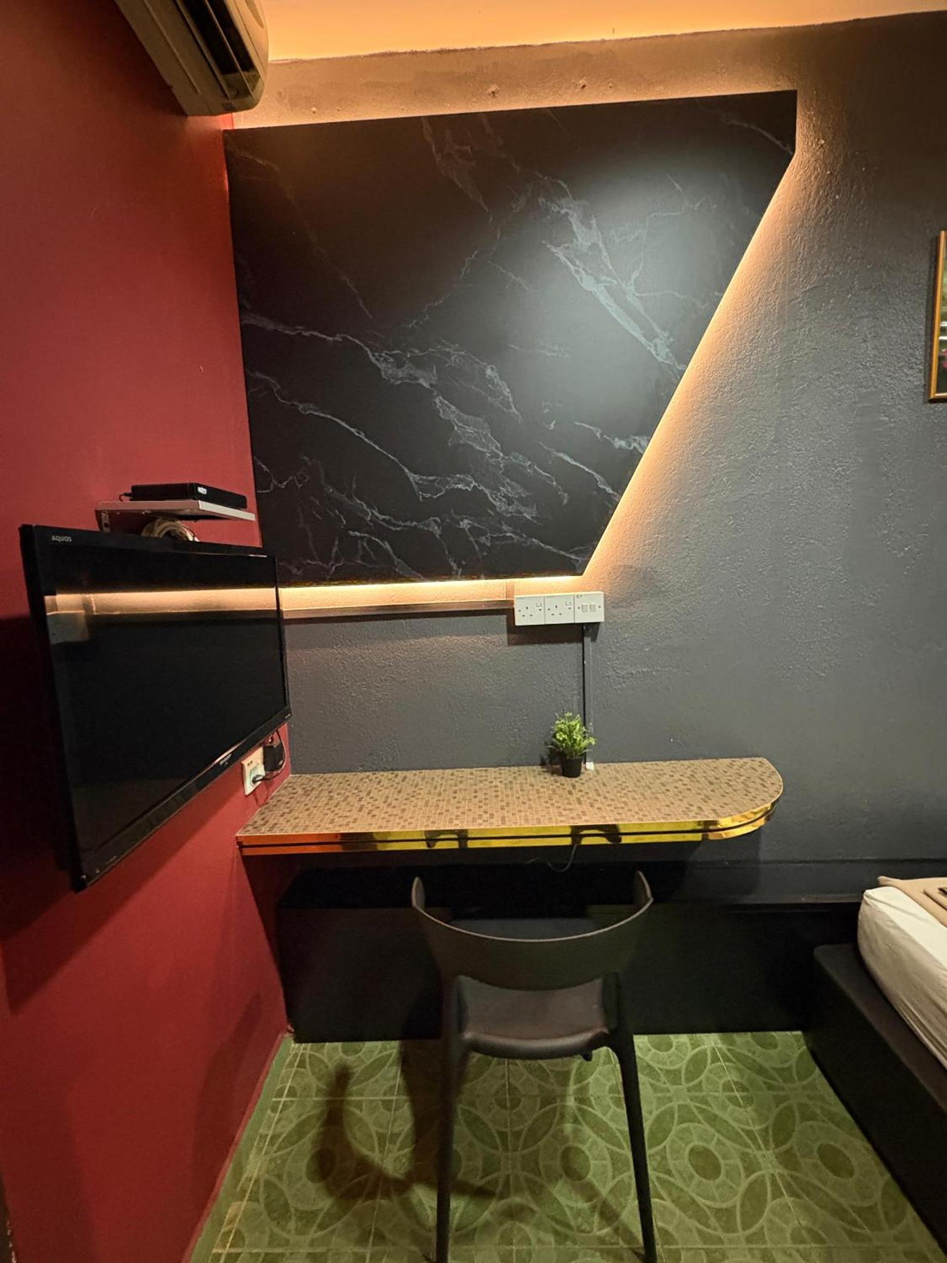 Single Room photo 2