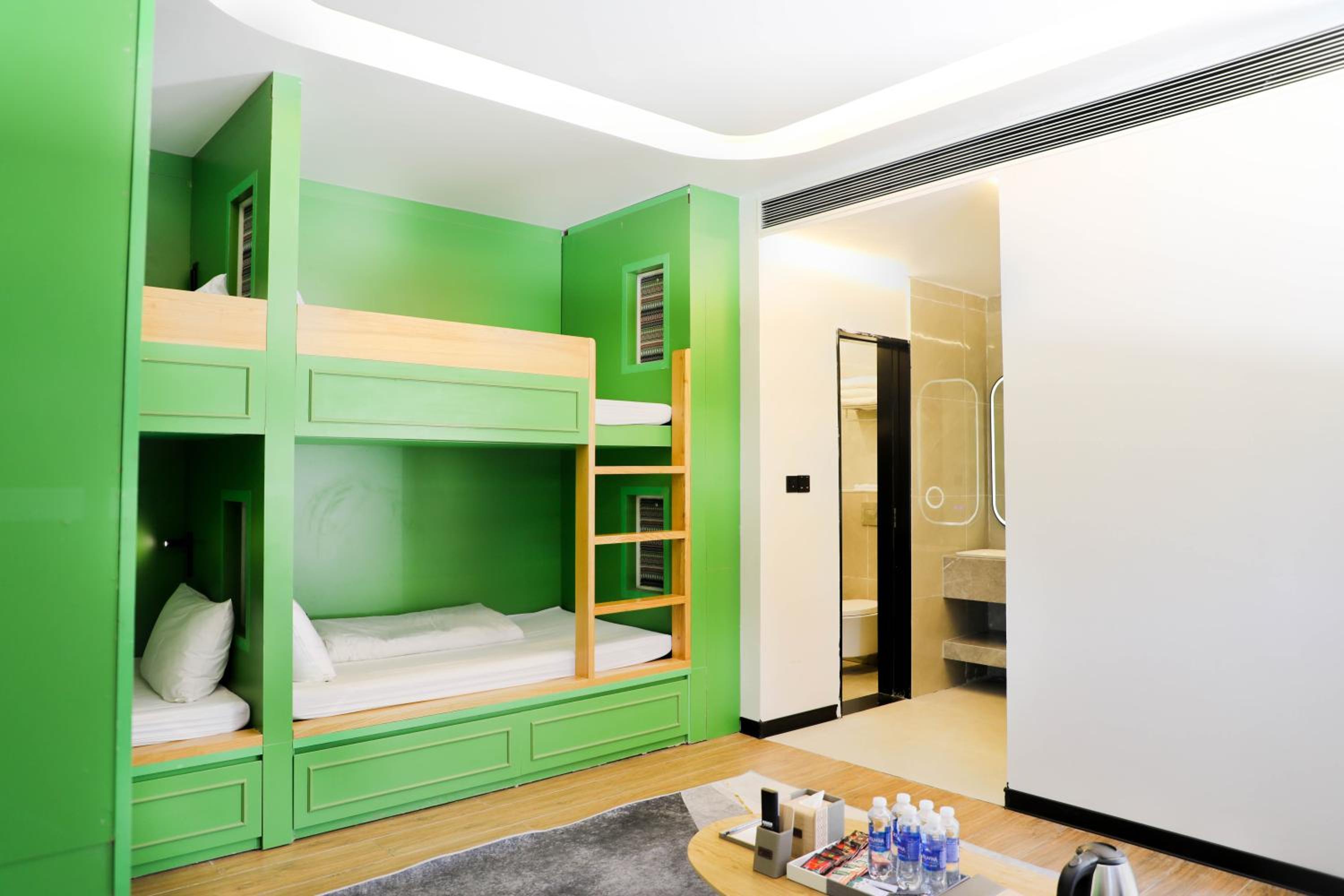6-Bed Mixed Dormitory Room