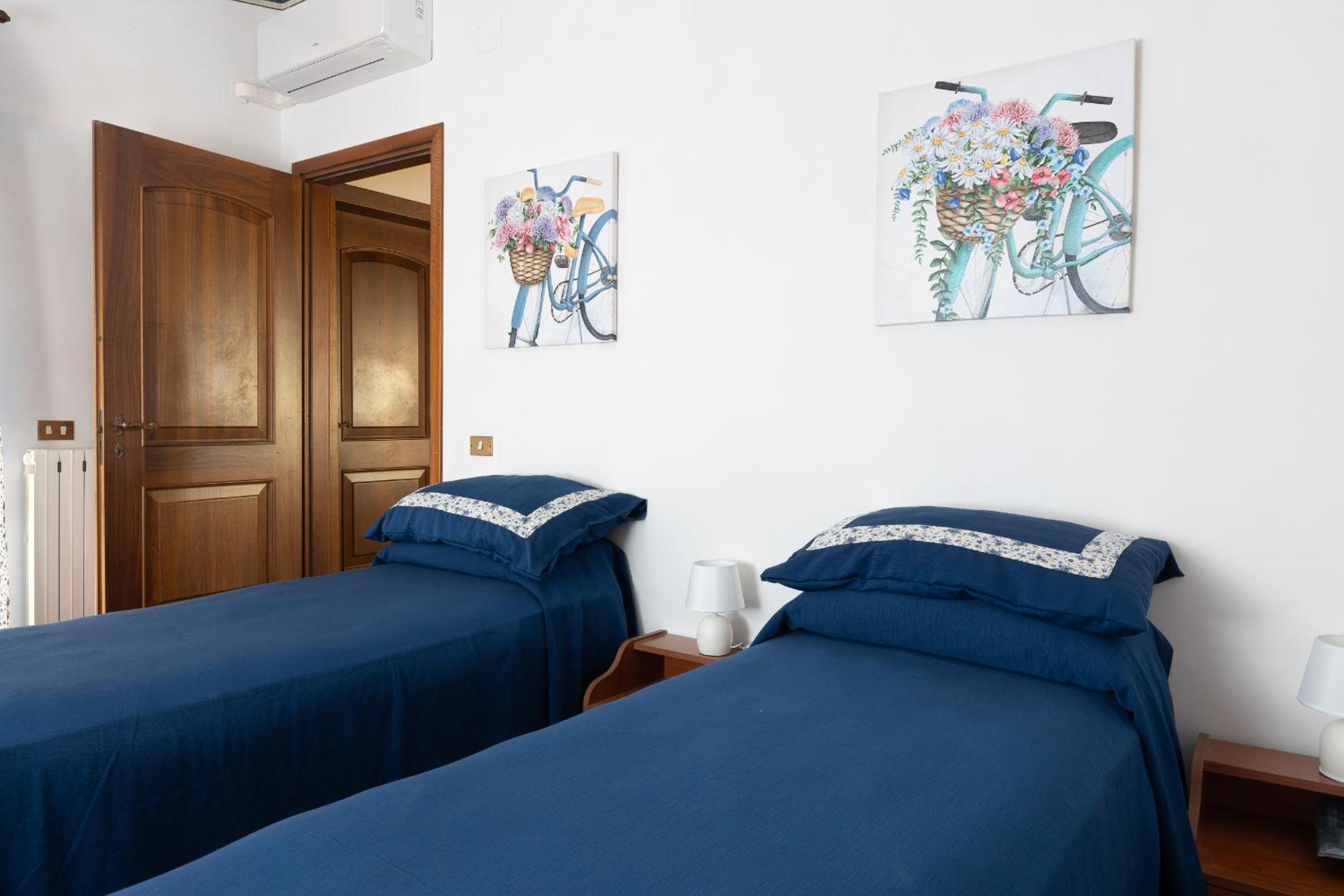 Twin Room with Mountain View - Photo 13
