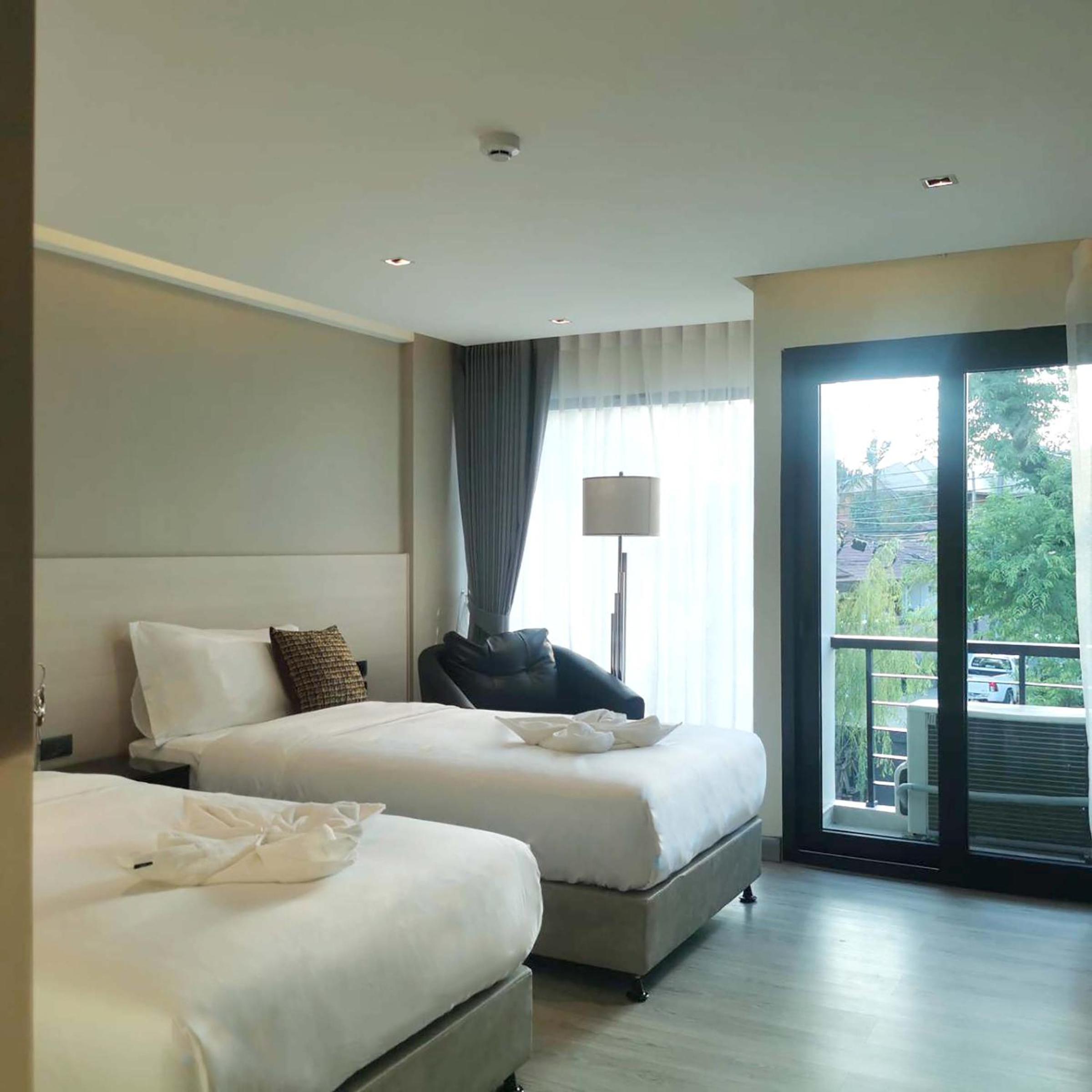 Twin Room with Private Bathroom photo 3