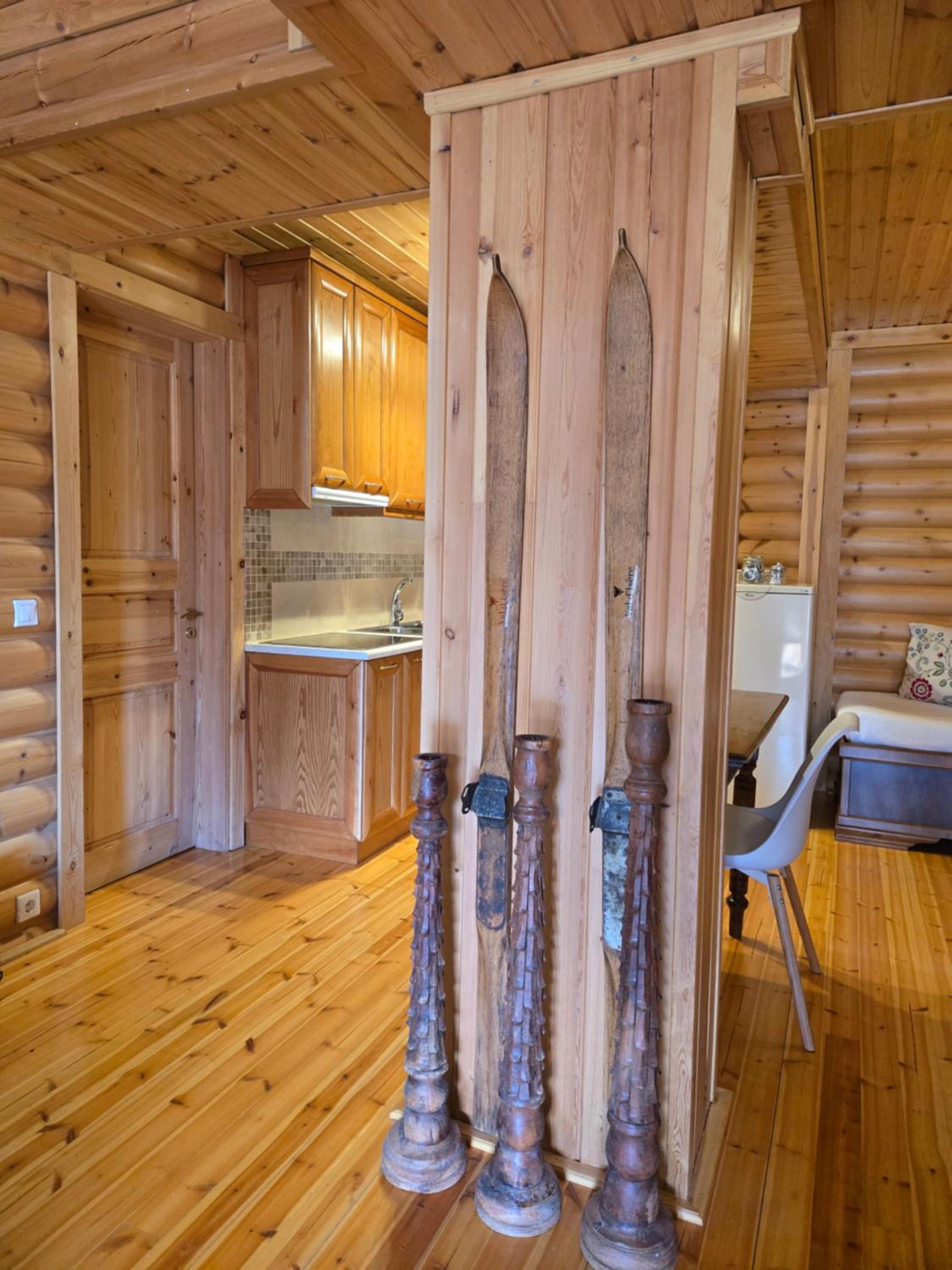 Deluxe Double Room (2 Adults + 1 Child) photo 2