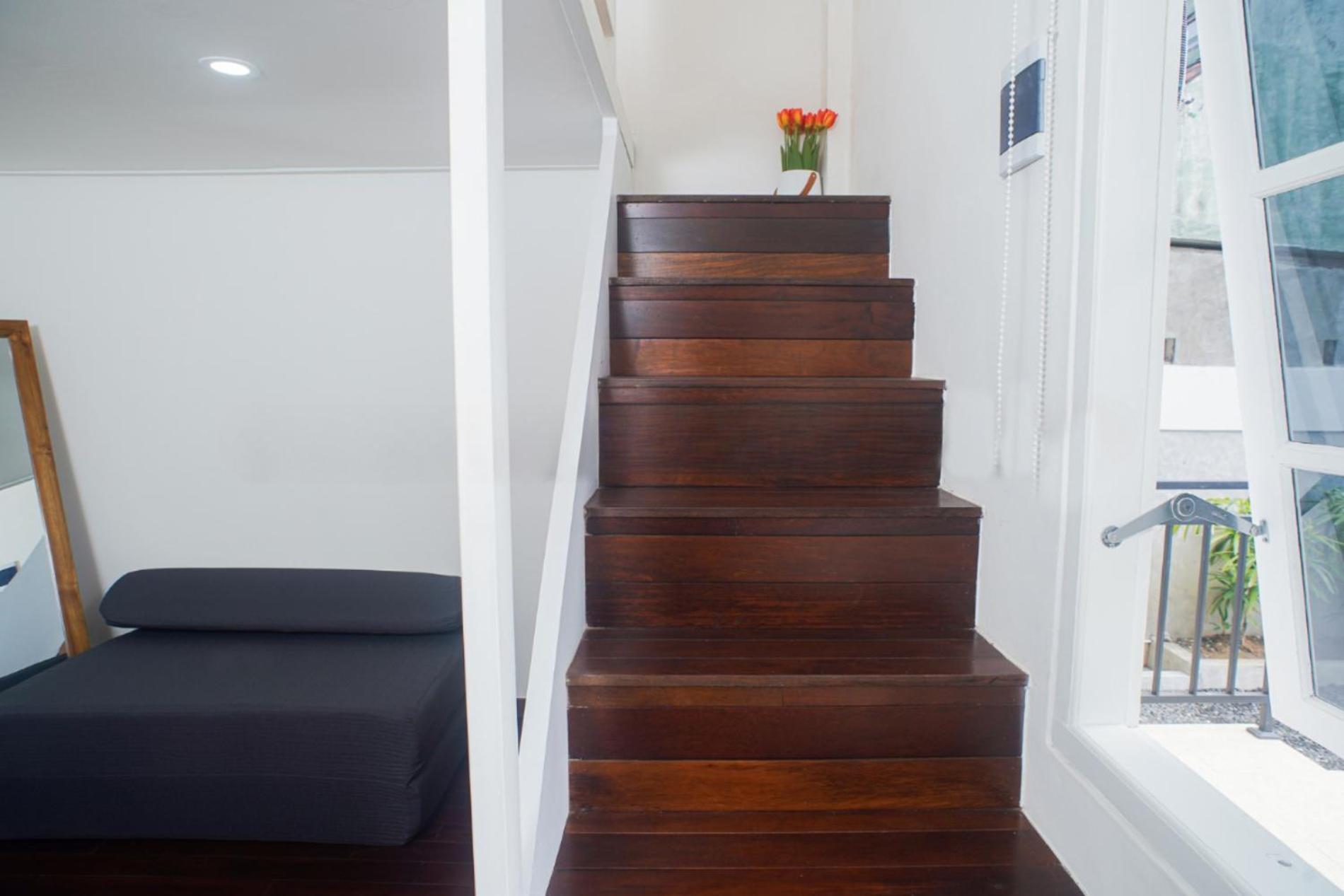 Studio - Split Level - Photo 8