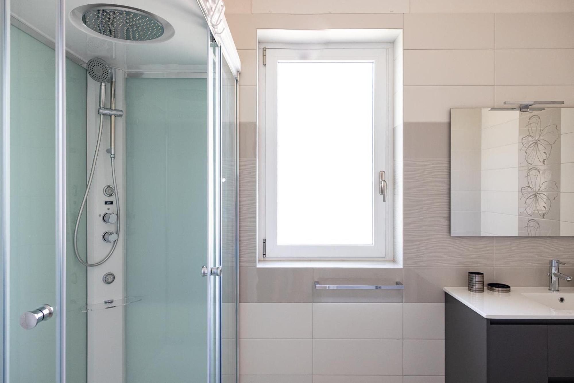 Deluxe Suite with Sea View