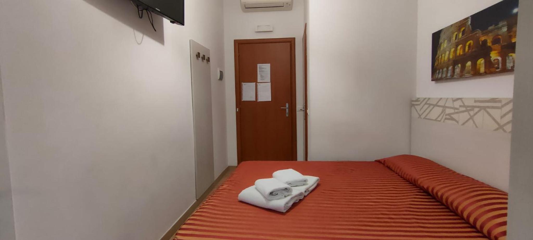 Economy Double or Twin Room photo 1