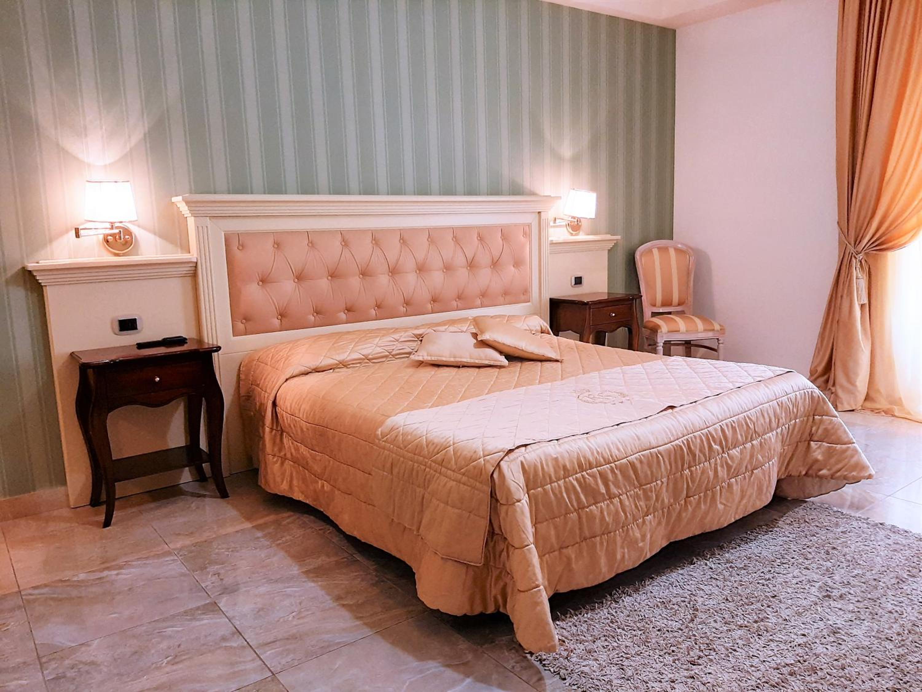 Deluxe Double Room - Photo 6