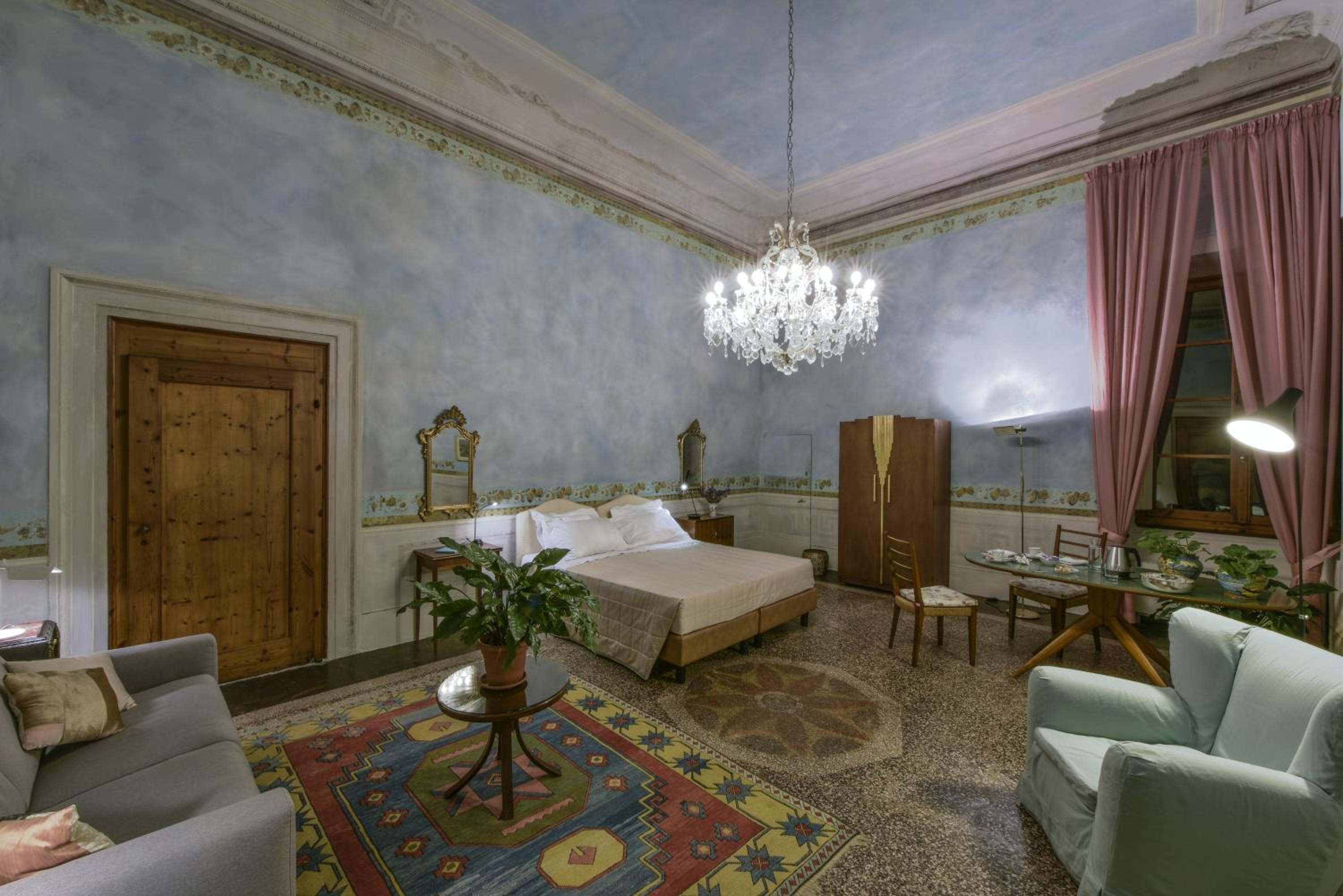 Suite photo 1