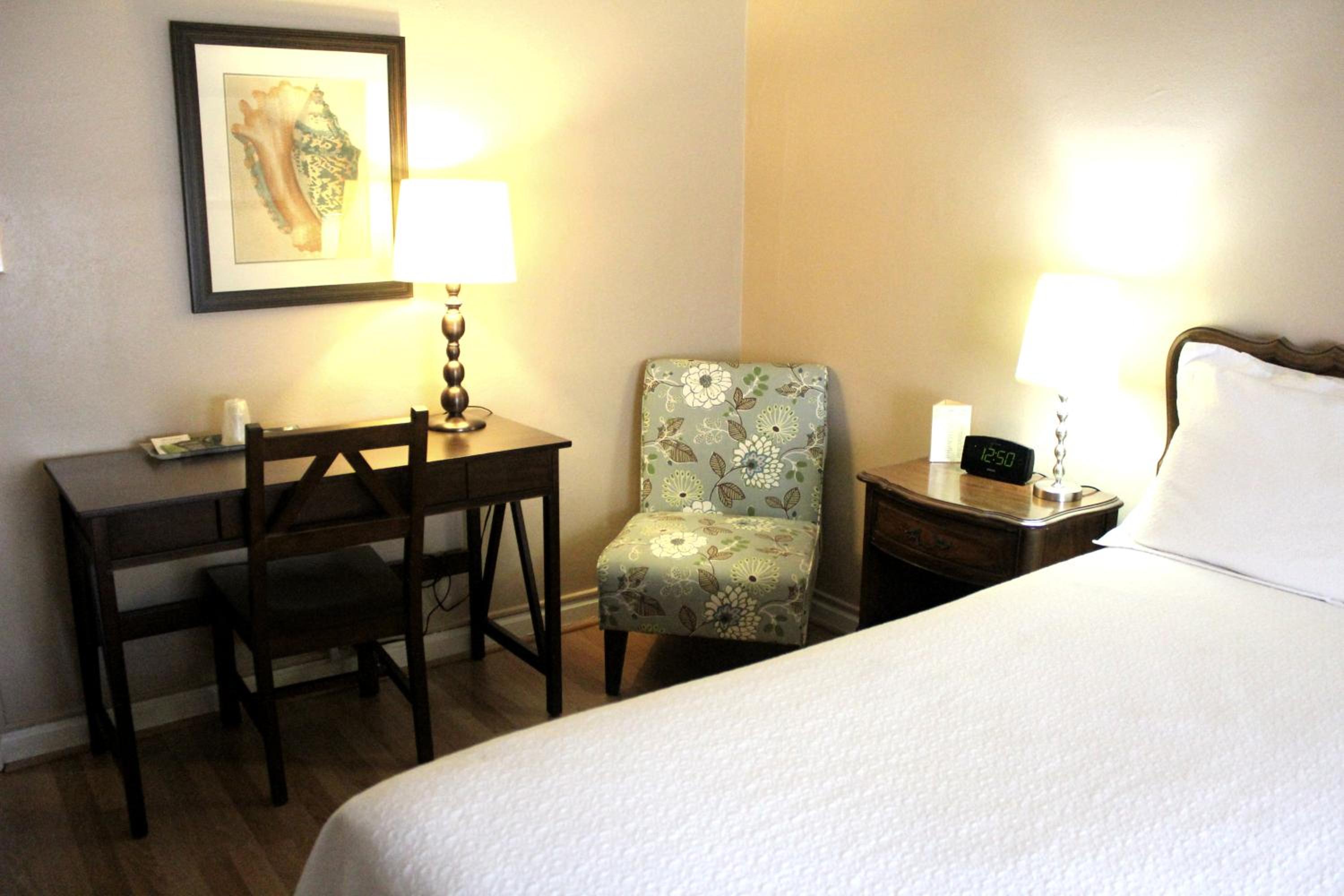 Standard Queen Room - Photo 2