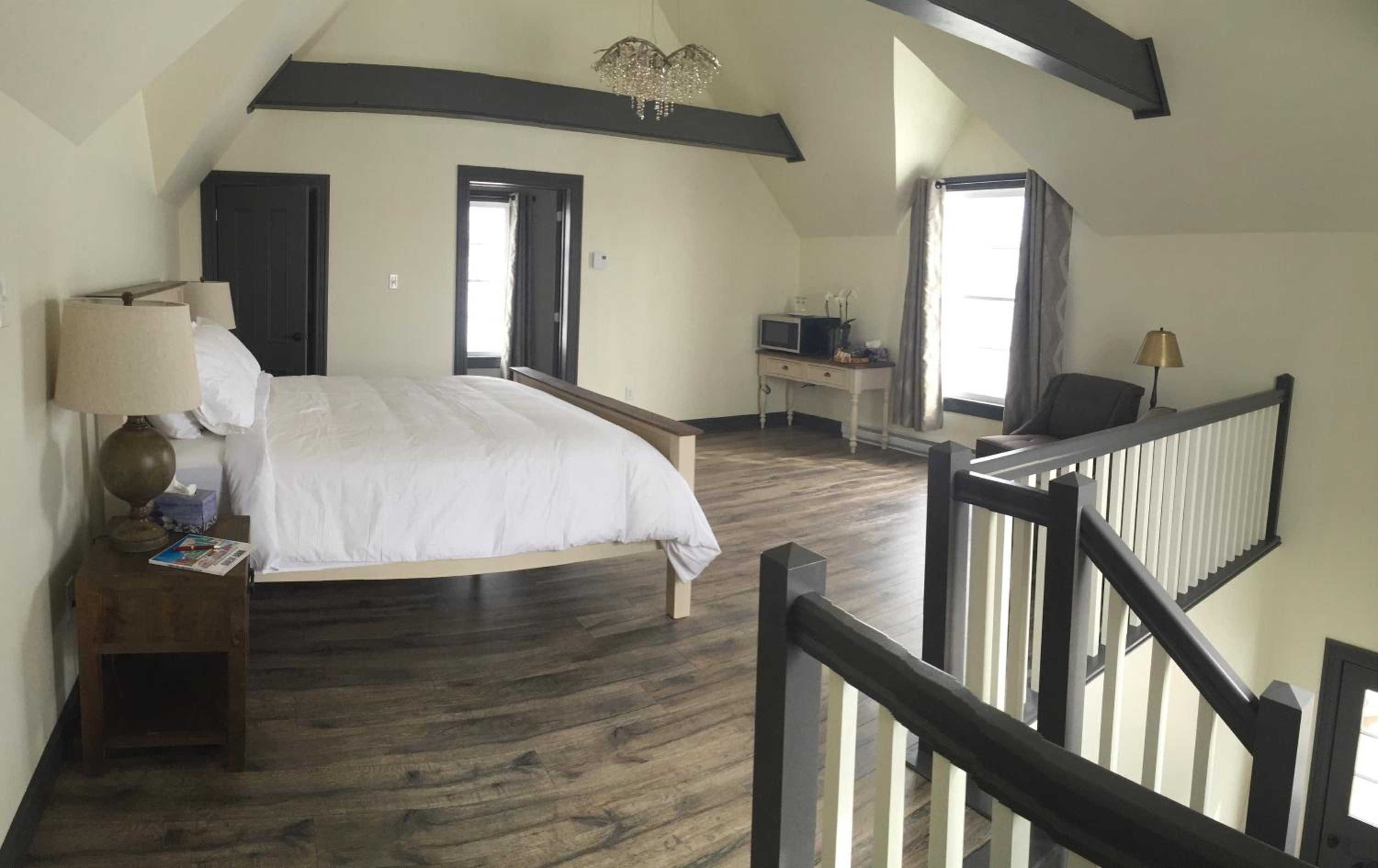 Superior King Suite photo 2
