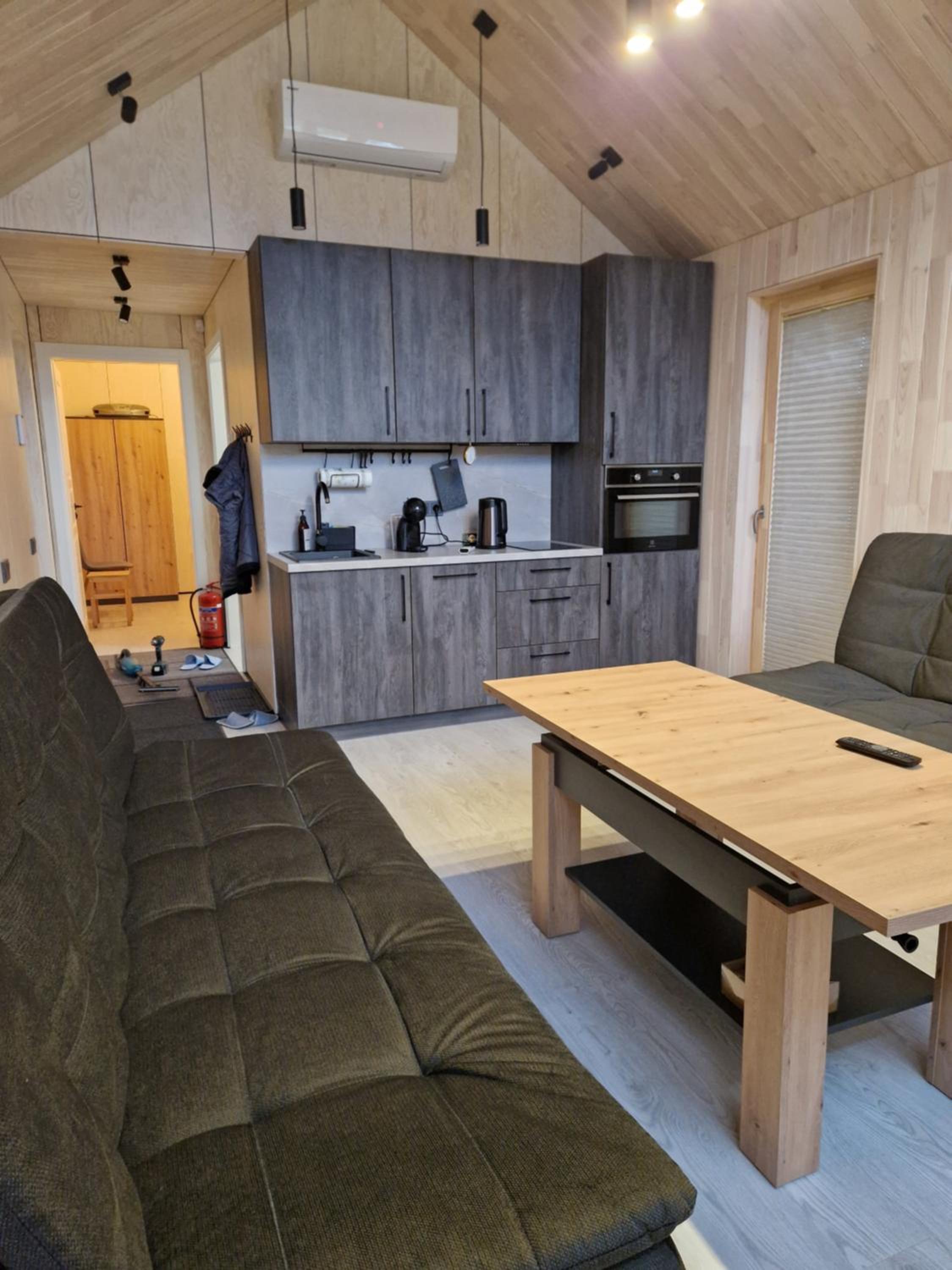 One-Bedroom House photo 2
