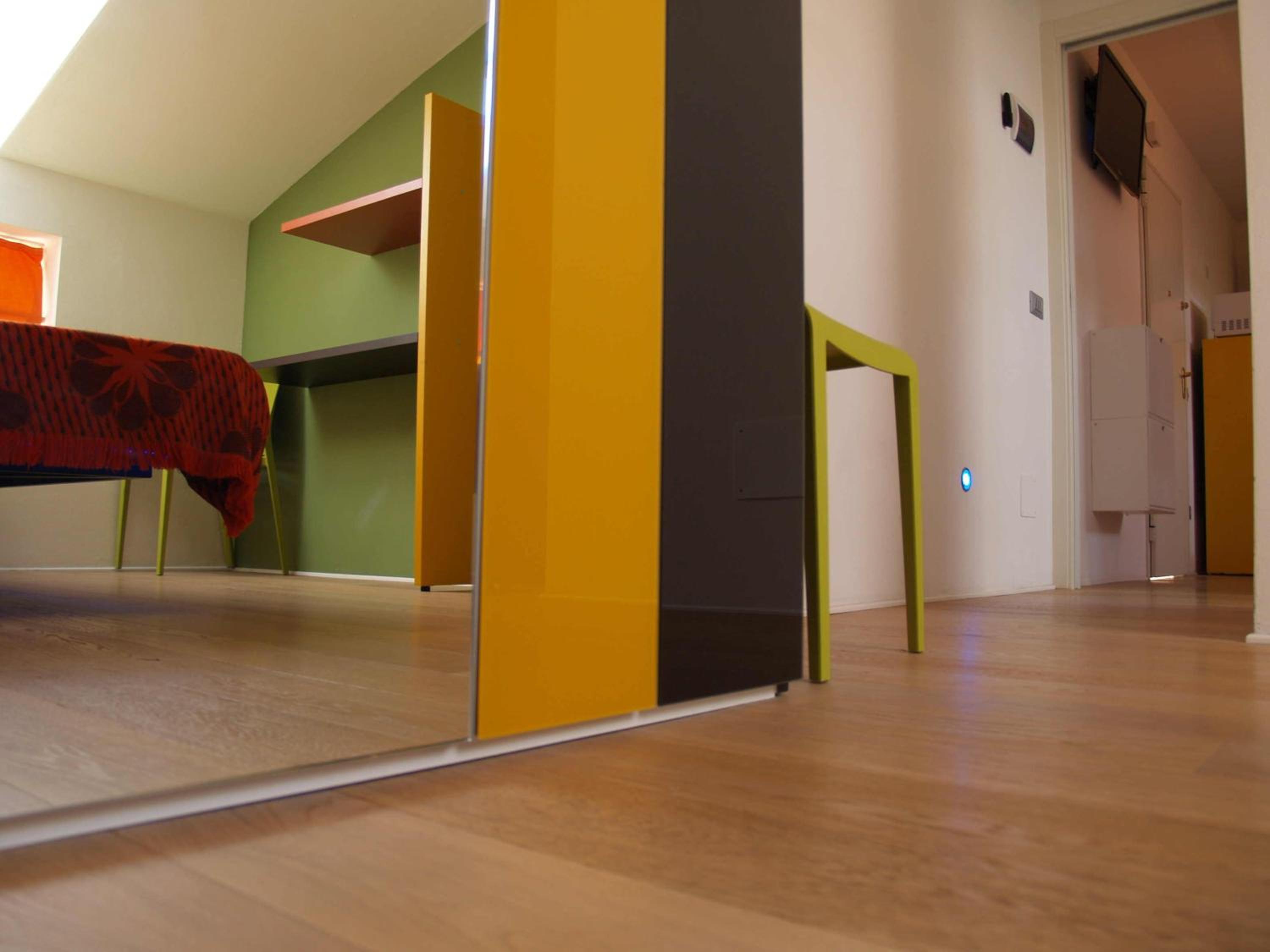 Superior One-Bedroom Apartment - Attic photo 3