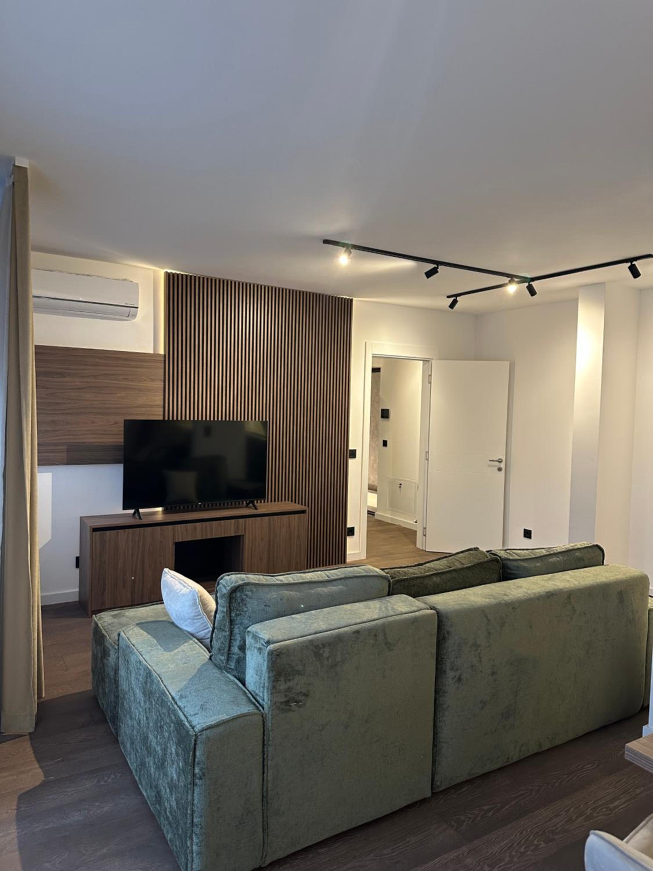 Two-Bedroom Apartment with Terrace - Photo 4